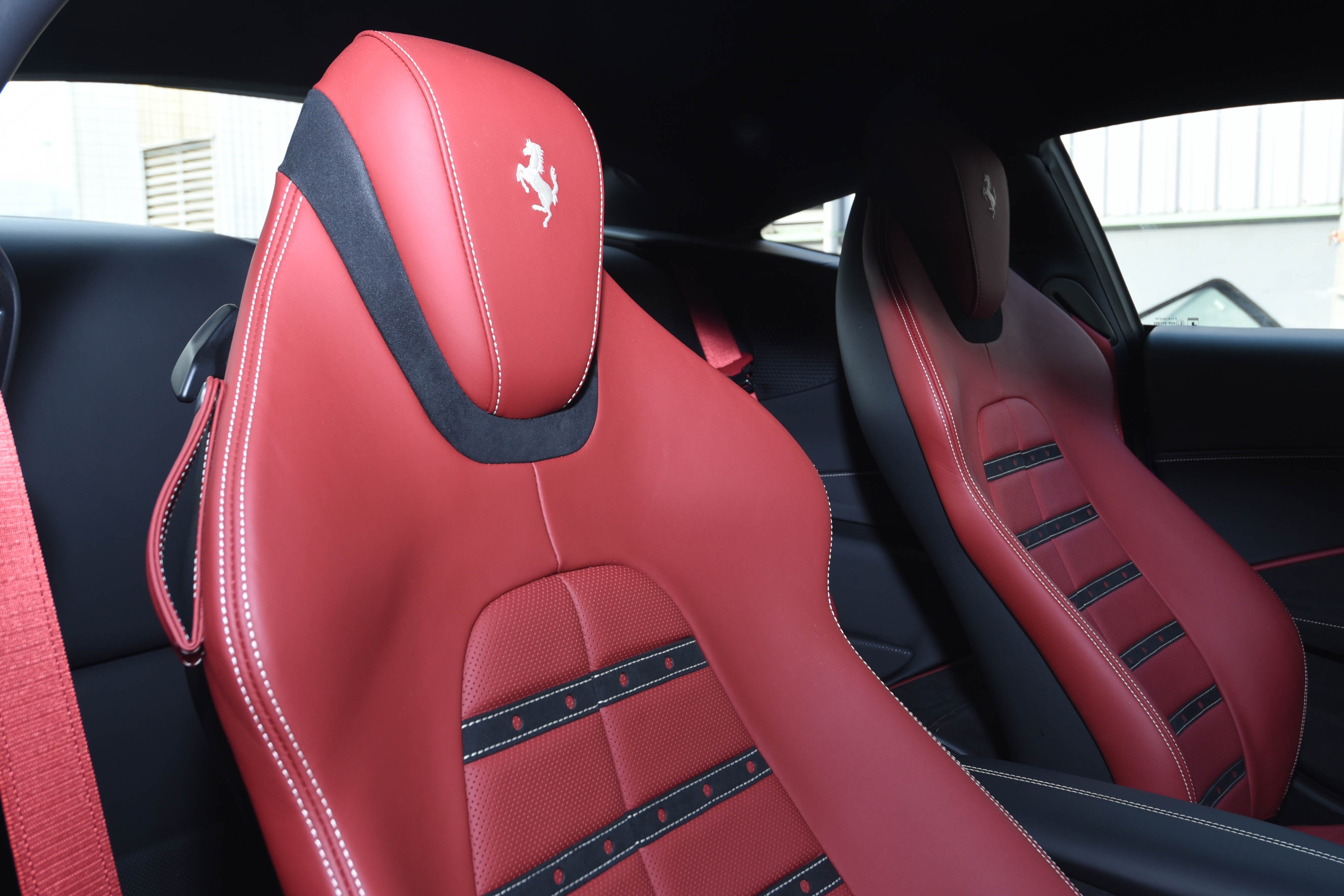 Chi tiet Ferrari Roma dau tien tai Viet Nam anh 17