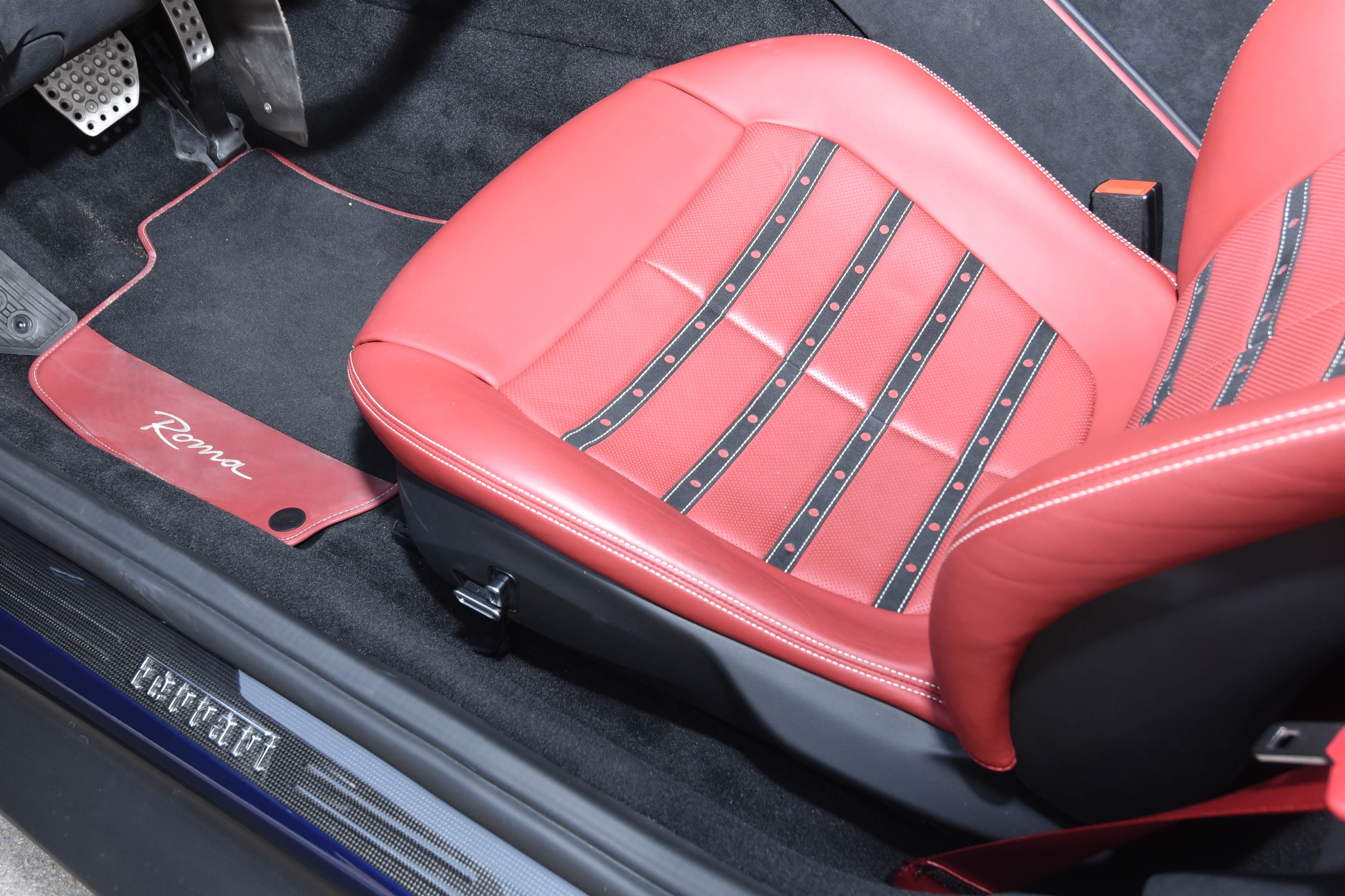 Chi tiet Ferrari Roma dau tien tai Viet Nam anh 19