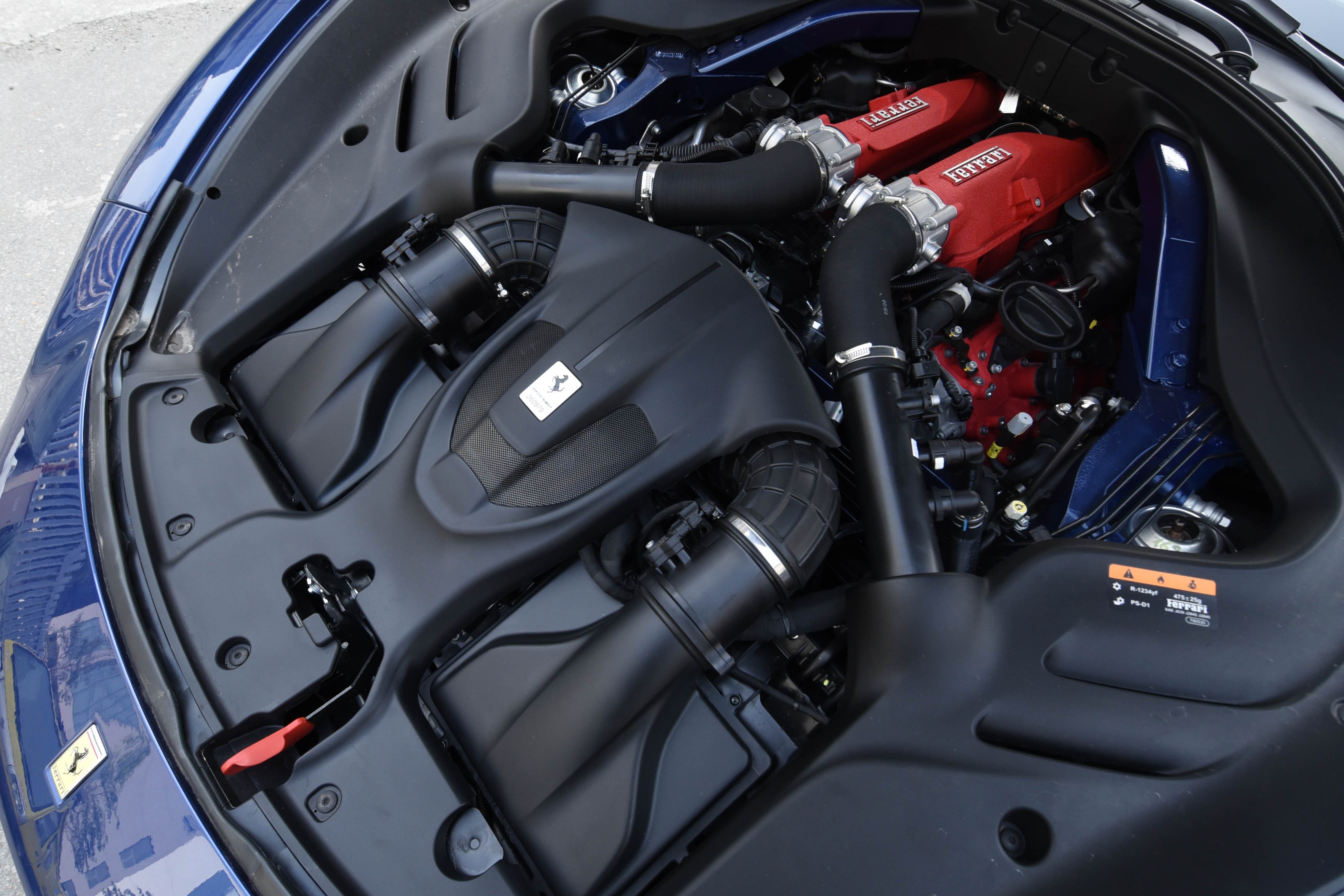 Chi tiet Ferrari Roma dau tien tai Viet Nam anh 25