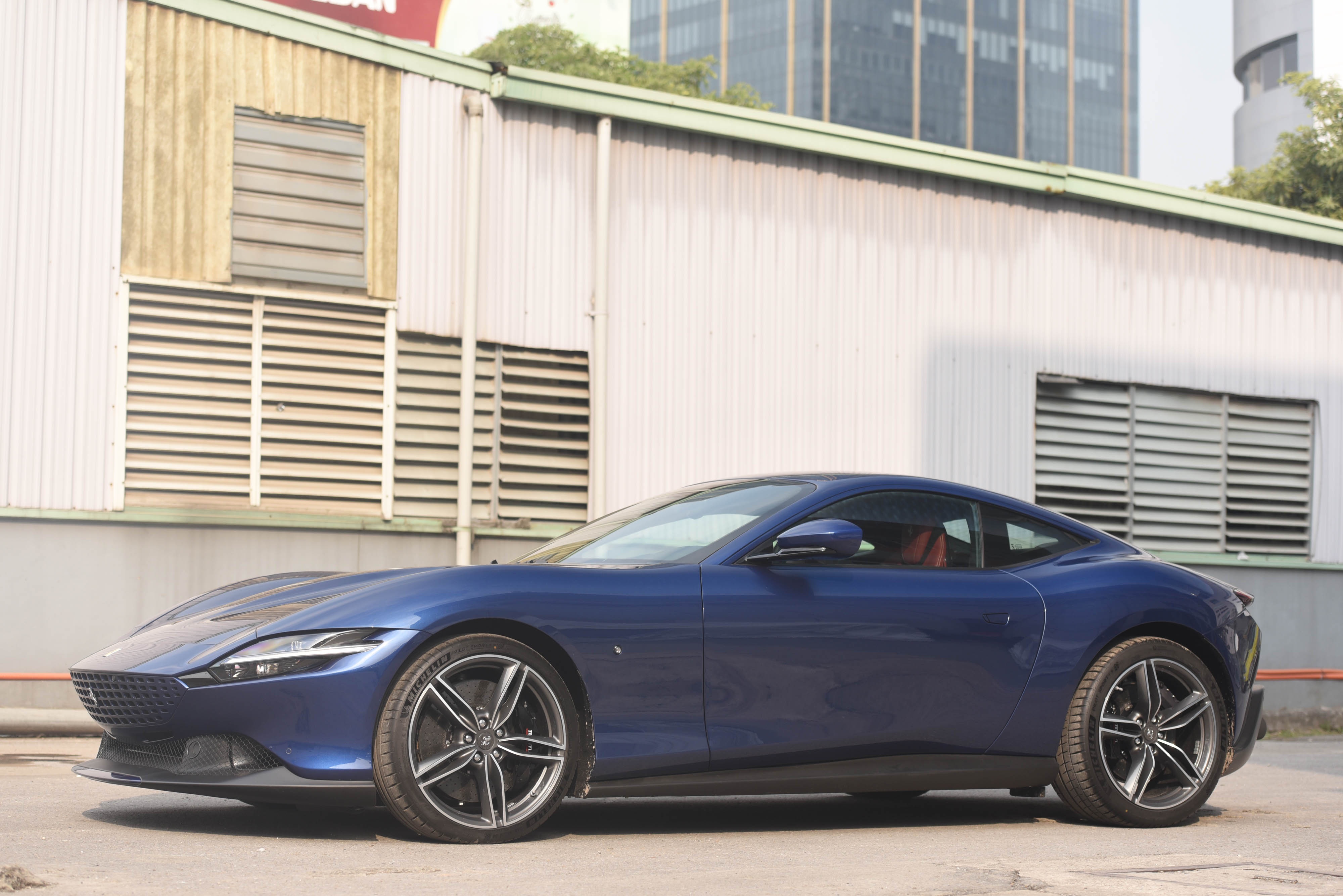 Chi tiet Ferrari Roma dau tien tai Viet Nam anh 4