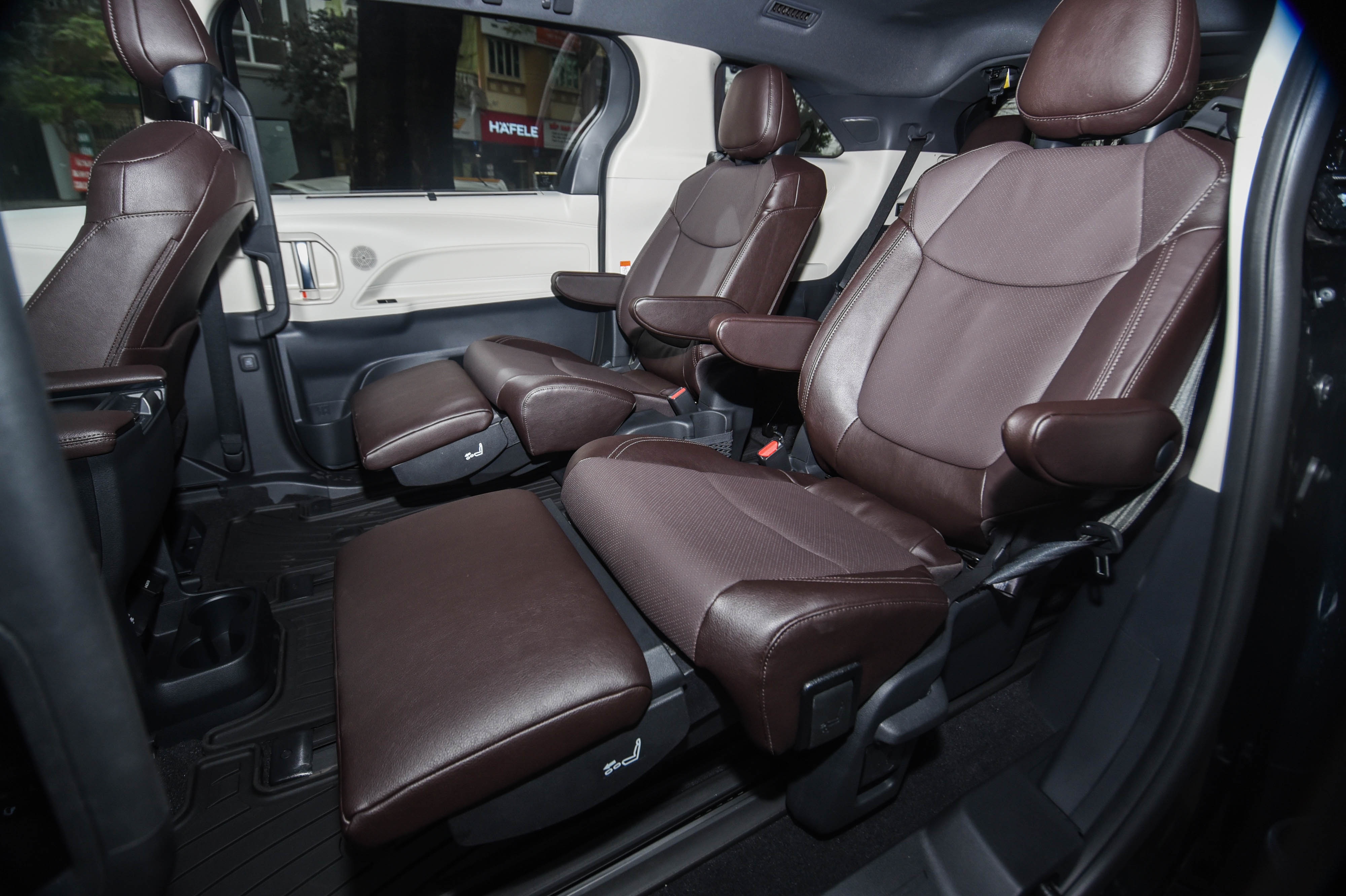 Những lựa chọn xe MPV hạng sang tại Việt Nam ảnh 13 Nhung lua chon xe MPV hang sang tai Viet Nam anh 13