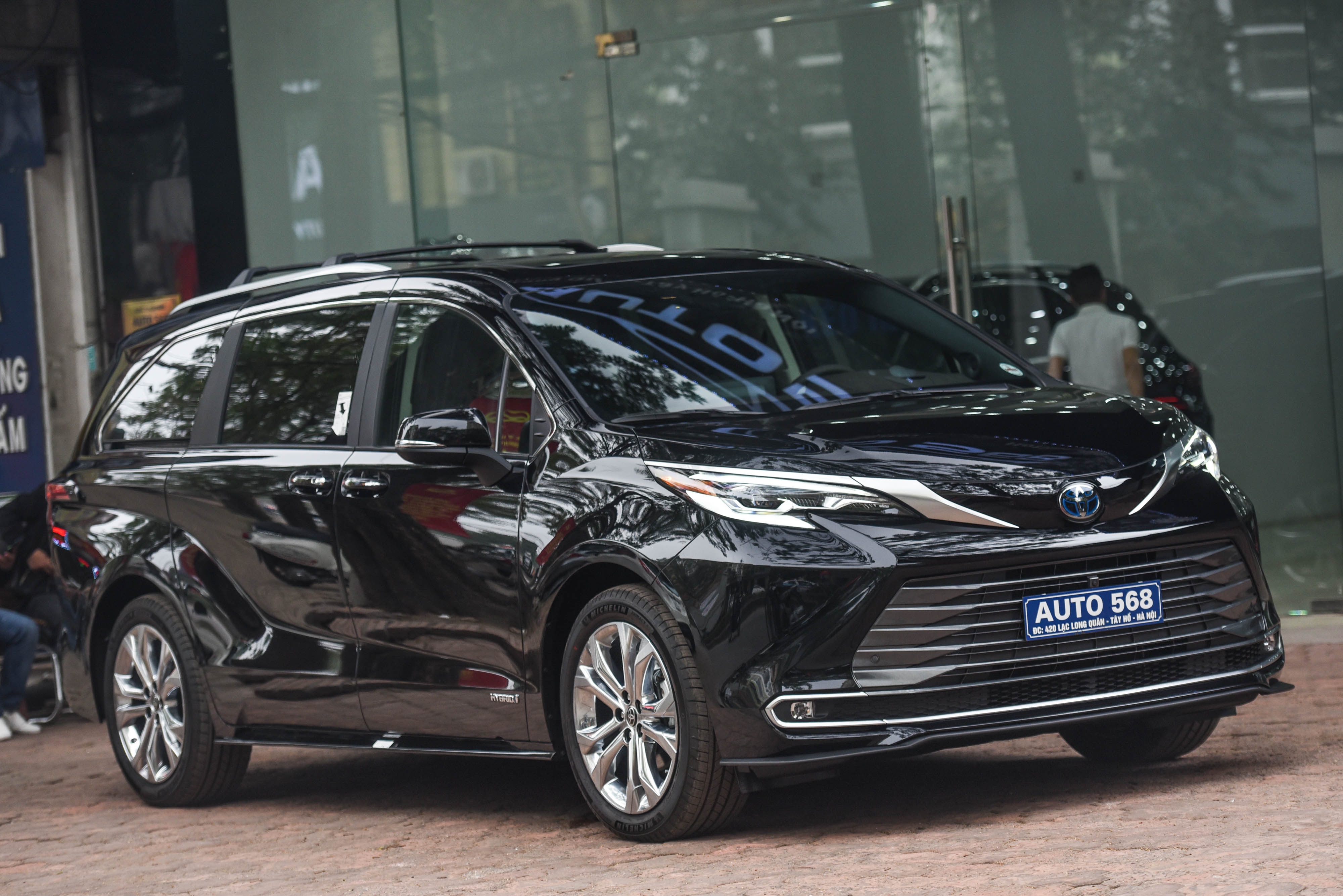 Chi tiet Toyota Sienna 2021 dau tien tai Viet Nam hinh anh