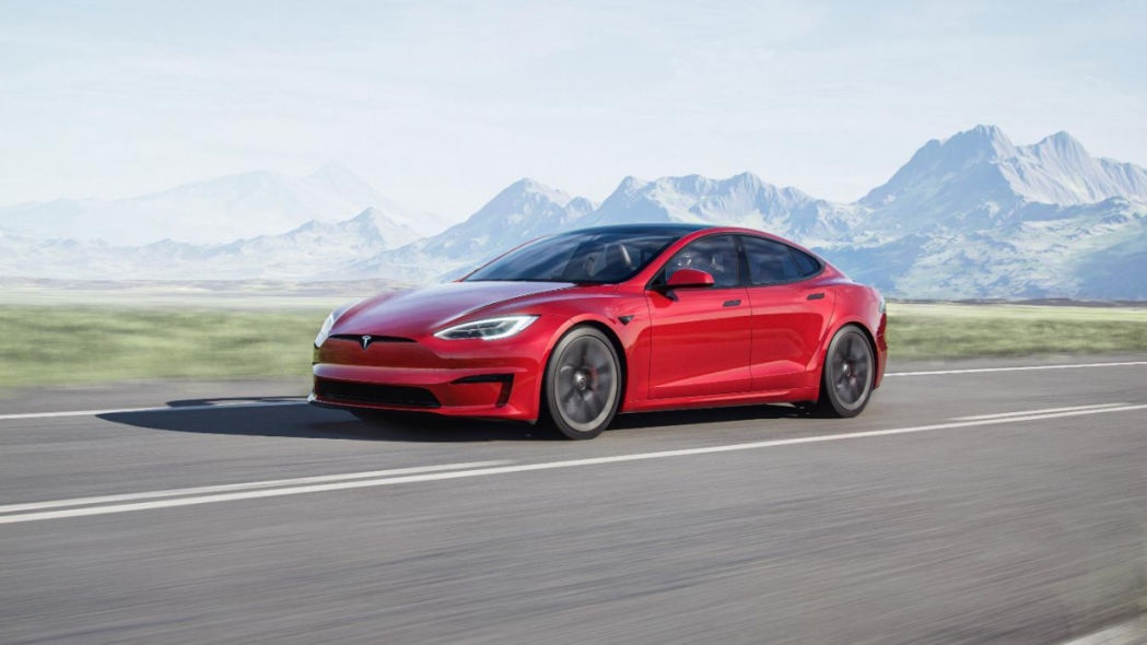 Tesla Model S mới đi được hơn 800 km trong một lần sạc ảnh 1 Tesla Model S moi di duoc hon 800 km trong mot lan sac anh 1