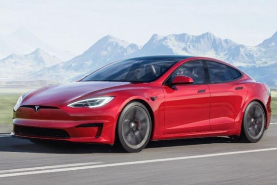 Tesla Model S doi 2021 di duoc hon 800 km trong mot lan sac hinh anh