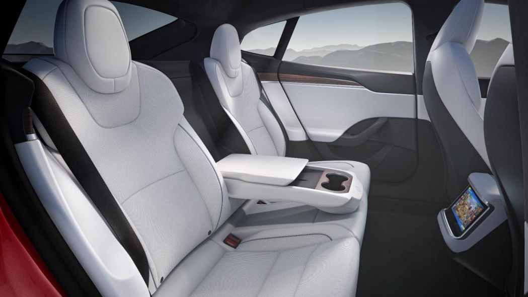 Tesla Model S mới đi được hơn 800 km trong một lần sạc ảnh 7 Tesla Model S moi di duoc hon 800 km trong mot lan sac anh 7