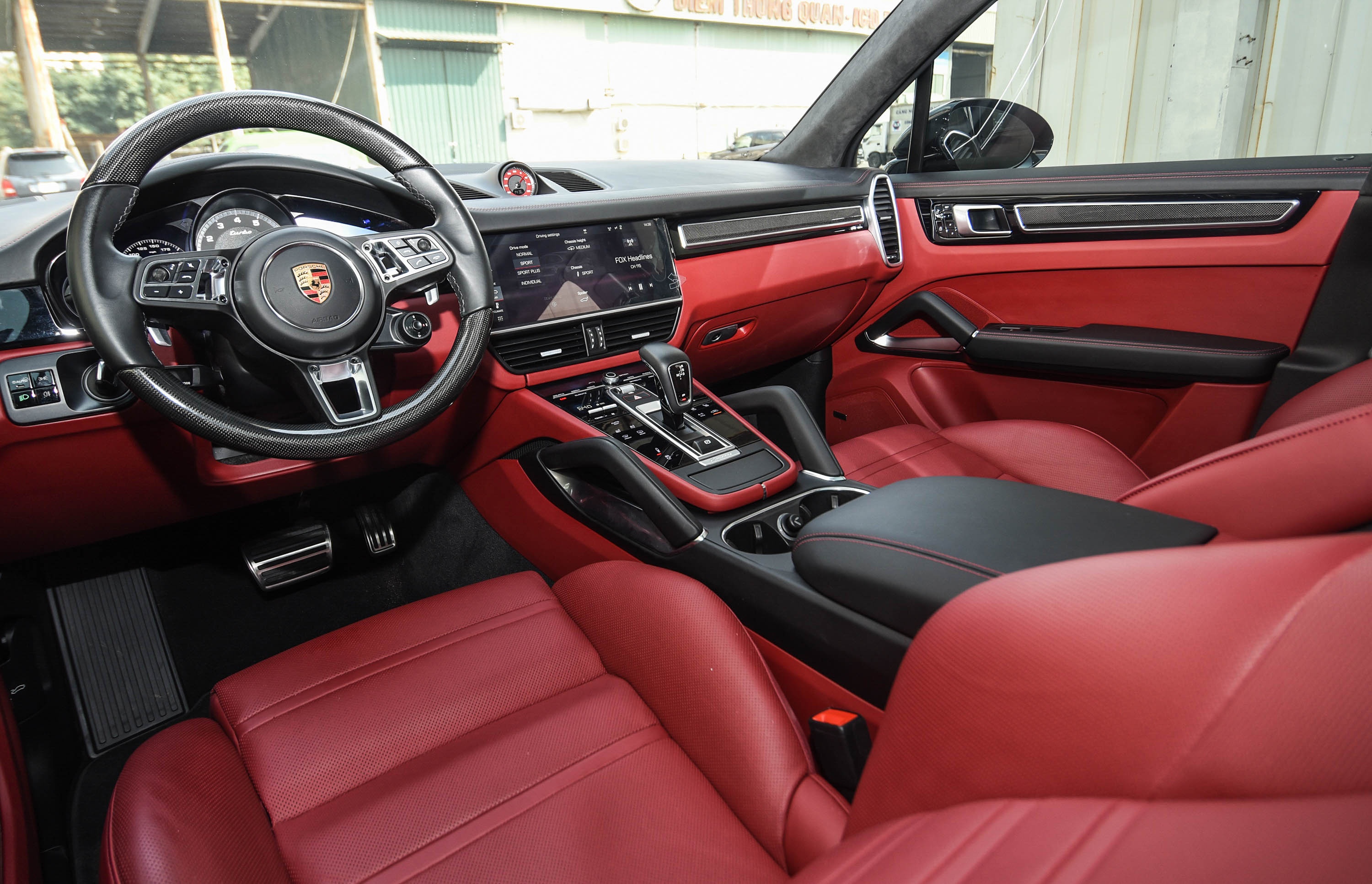 Chi tiết Porsche Cayenne Turbo 2020 giá hơn 10 tỷ đồng tại Việt Nam ảnh 9 Chi tiet Porsche Cayenne Turbo 2020 gia hon 10 ty dong tai Viet Nam anh 9