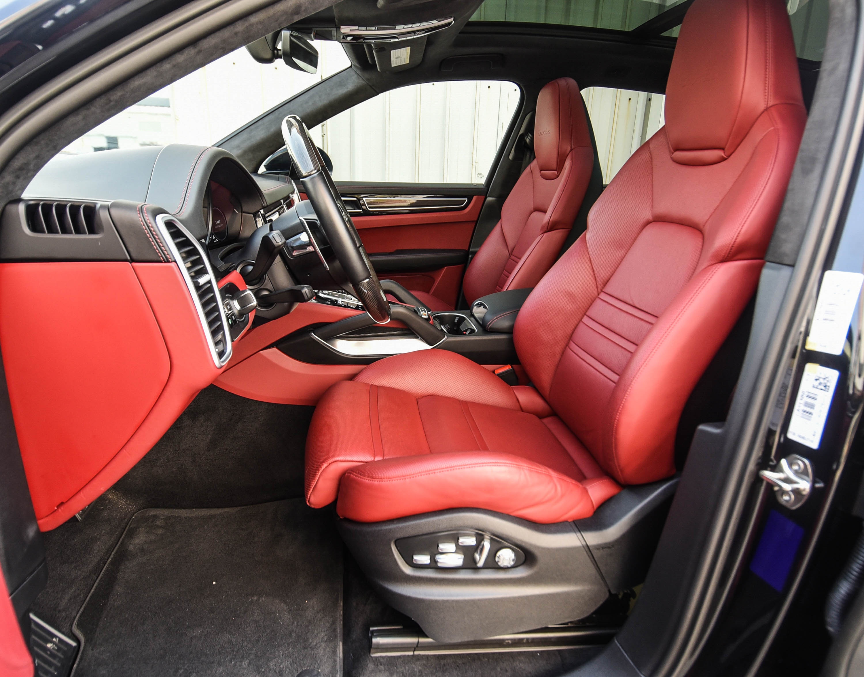 Chi tiết Porsche Cayenne Turbo 2020 giá hơn 10 tỷ đồng tại Việt Nam ảnh 10 Chi tiet Porsche Cayenne Turbo 2020 gia hon 10 ty dong tai Viet Nam anh 10