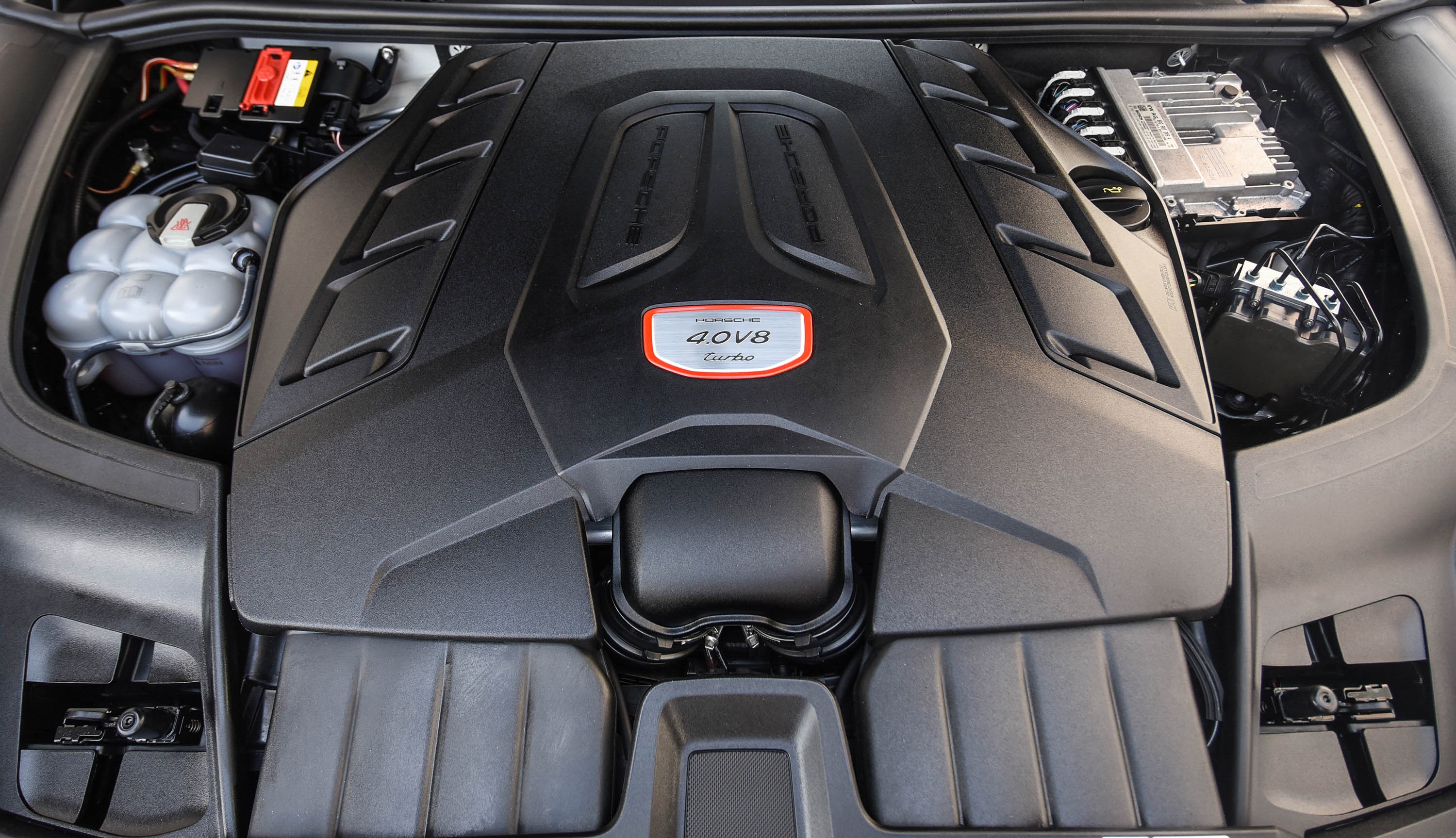 Chi tiet Porsche Cayenne Turbo 2020 gia hon 10 ty dong tai Viet Nam anh 16