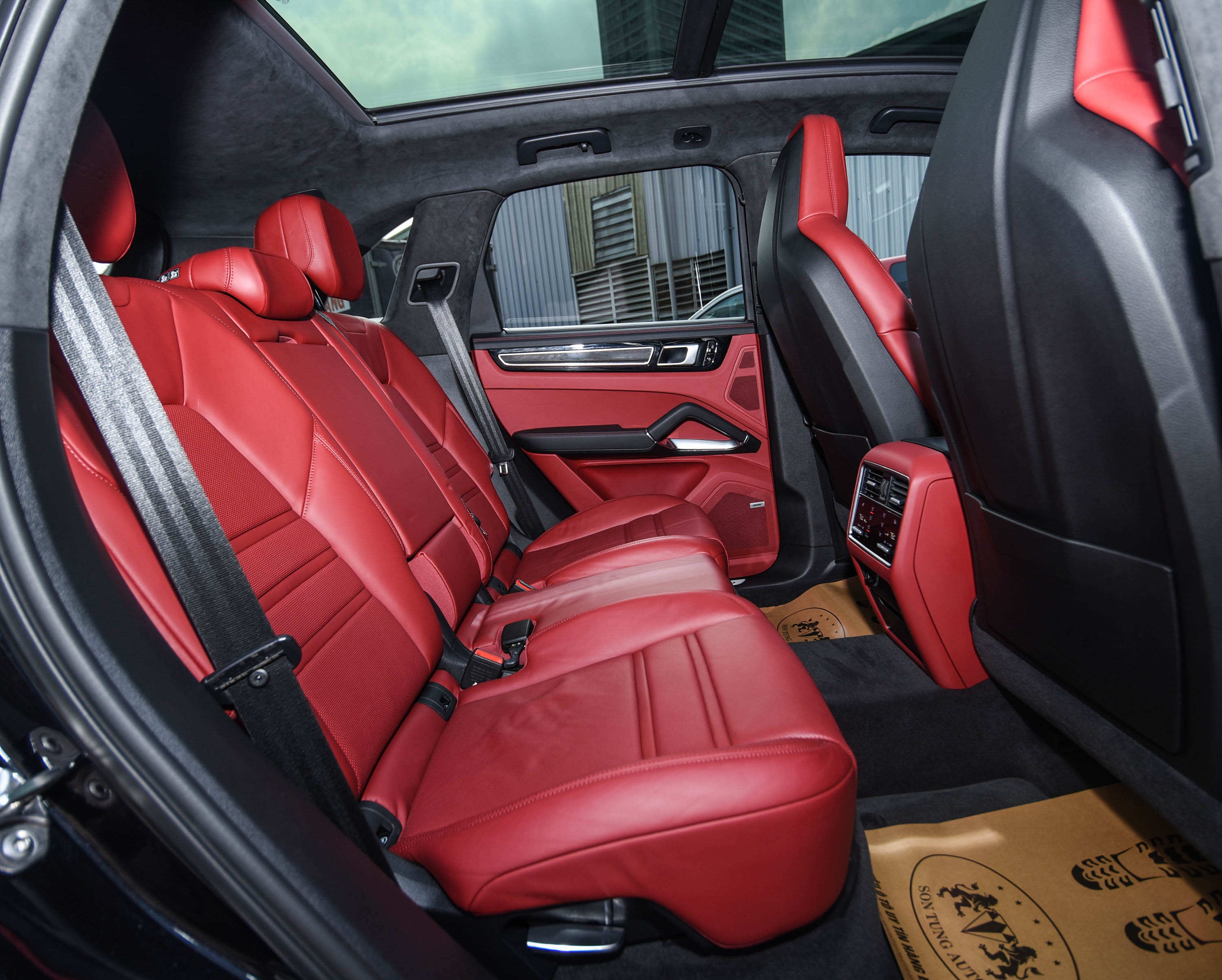 Chi tiết Porsche Cayenne Turbo 2020 giá hơn 10 tỷ đồng tại Việt Nam ảnh 11 Chi tiet Porsche Cayenne Turbo 2020 gia hon 10 ty dong tai Viet Nam anh 11