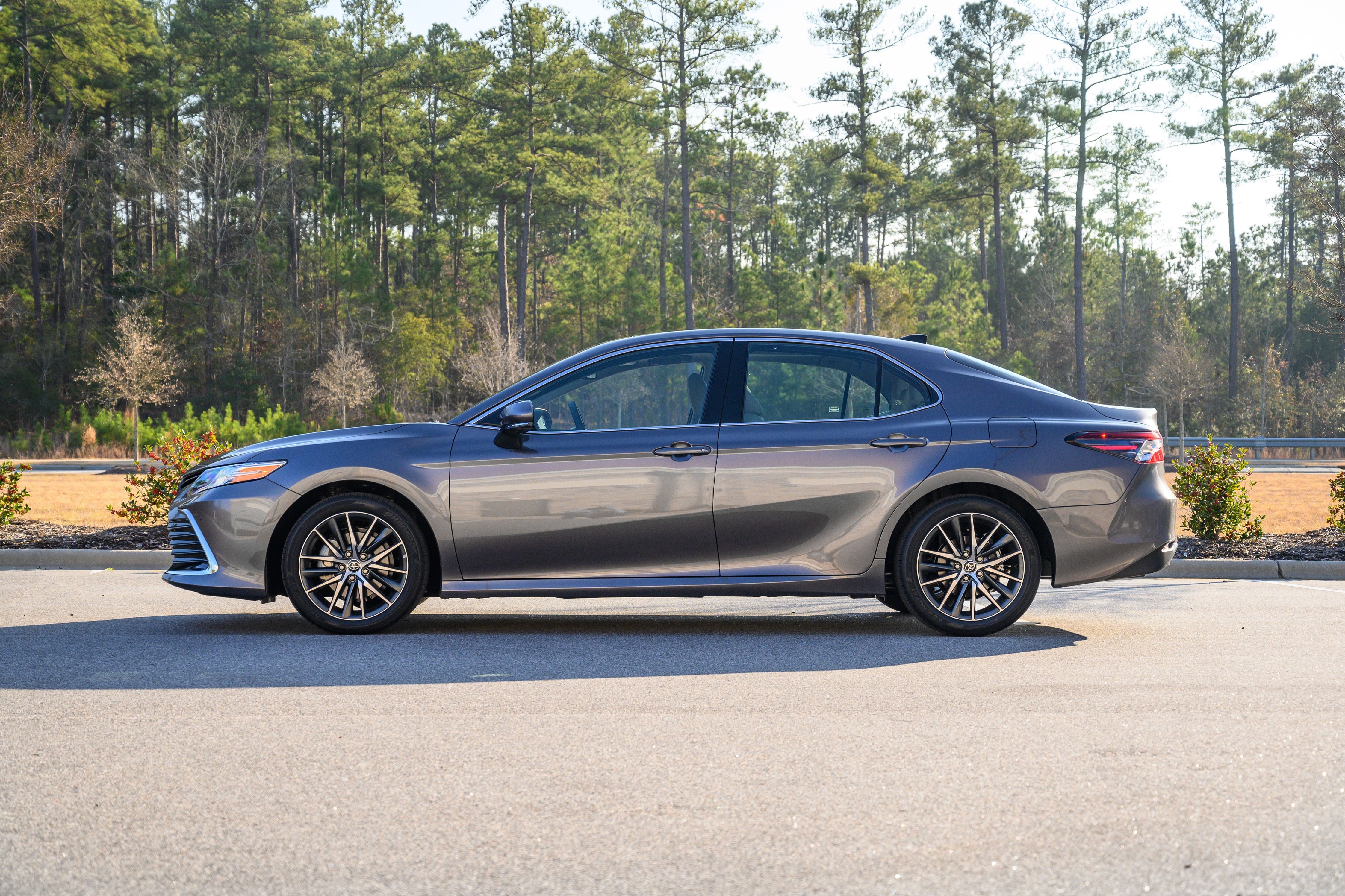 Danh gia Toyota Camry 2021 anh 5