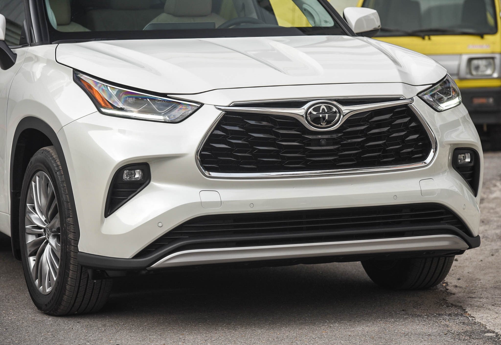 Chi tiết Toyota Highlander Platinum 2021 đầu tiên tại Việt Nam ảnh 5 Chi tiet Toyota Highlander Platinum 2021 dau tien tai Viet Nam anh 5