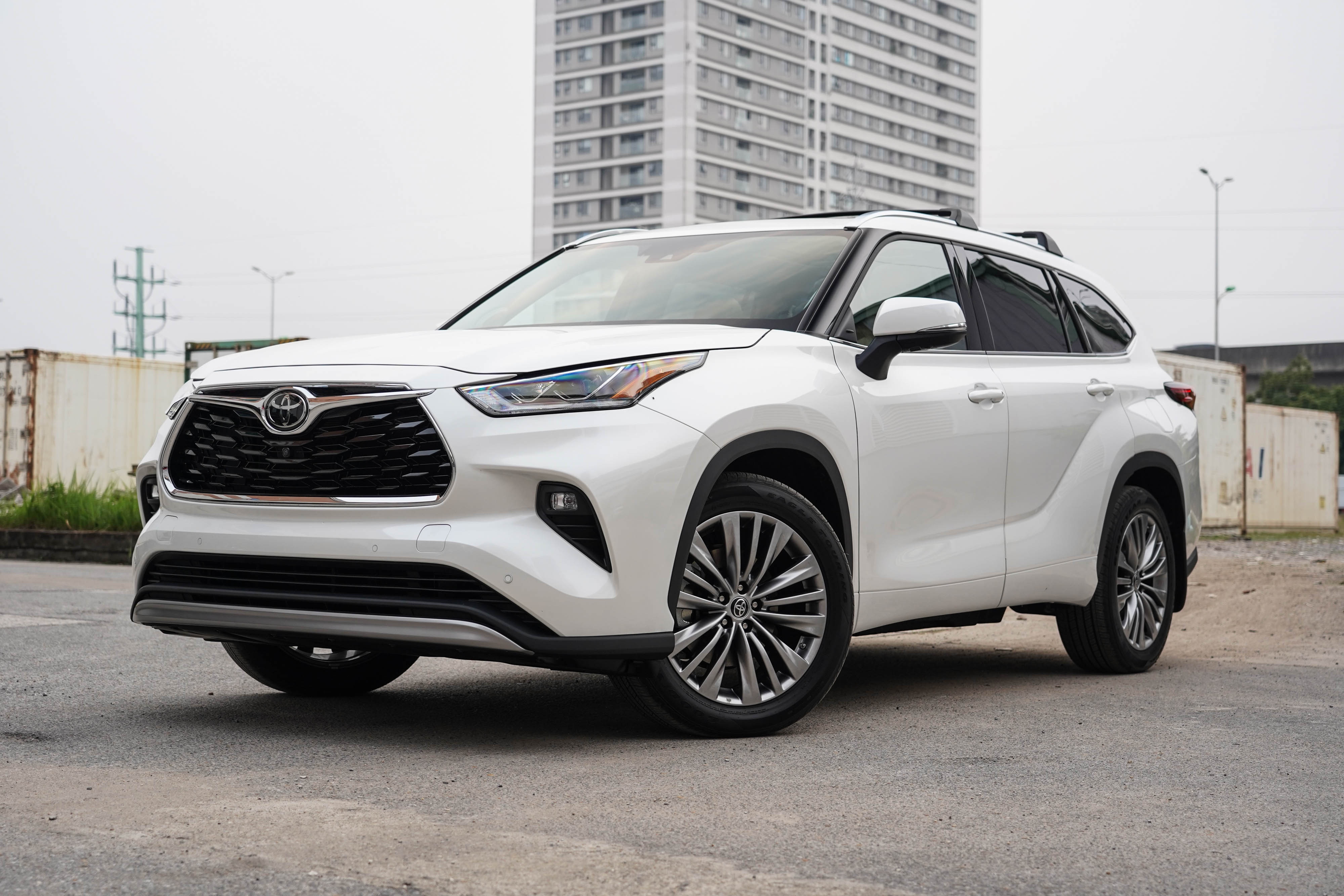 Chi tiết Toyota Highlander Platinum 2021 đầu tiên tại Việt Nam ảnh 21 Chi tiet Toyota Highlander Platinum 2021 dau tien tai Viet Nam anh 21