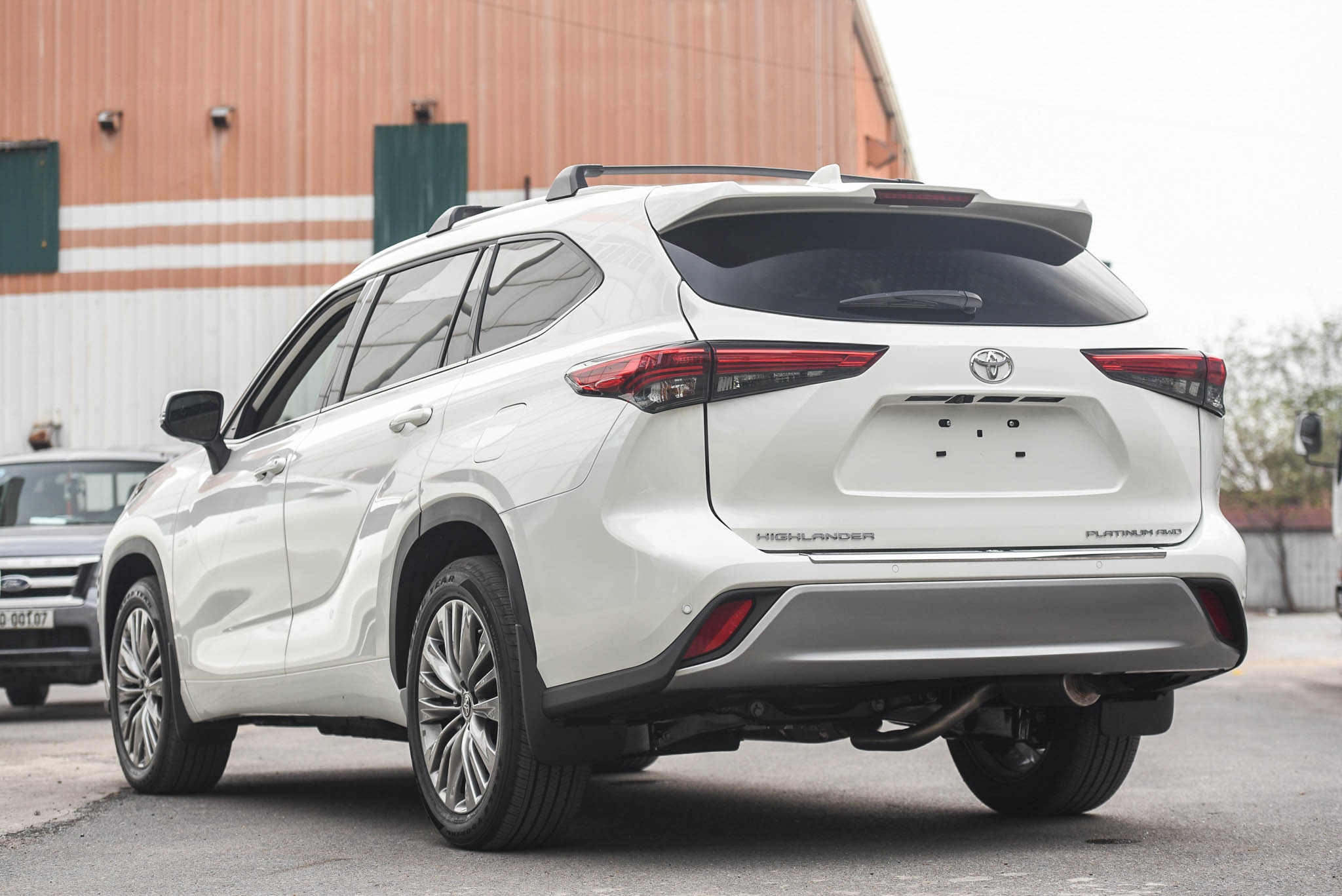 Chi tiết Toyota Highlander Platinum 2021 đầu tiên tại Việt Nam ảnh 6 Chi tiet Toyota Highlander Platinum 2021 dau tien tai Viet Nam anh 6