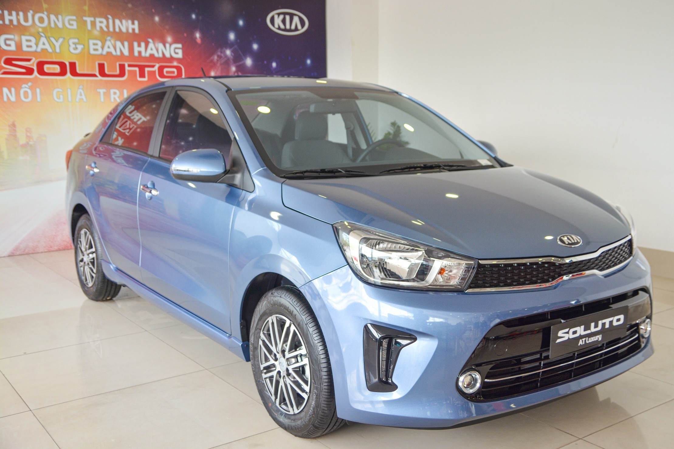 So sanh Mitsubishi Attrage CVT Premium va Kia Soluto AT Luxury anh 2