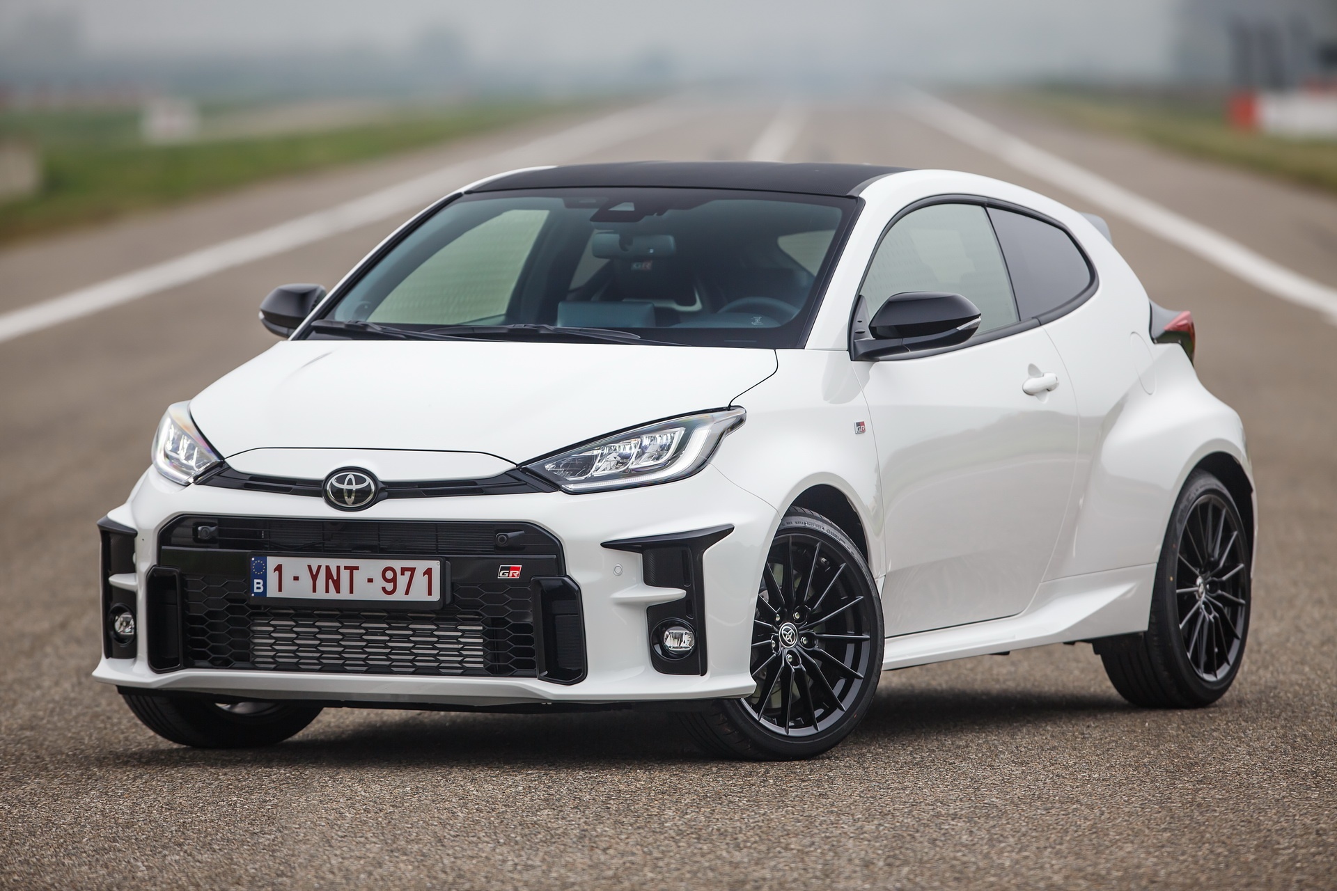 Toyota GR Yaris gianh giai xe cua nam 2021 anh 2