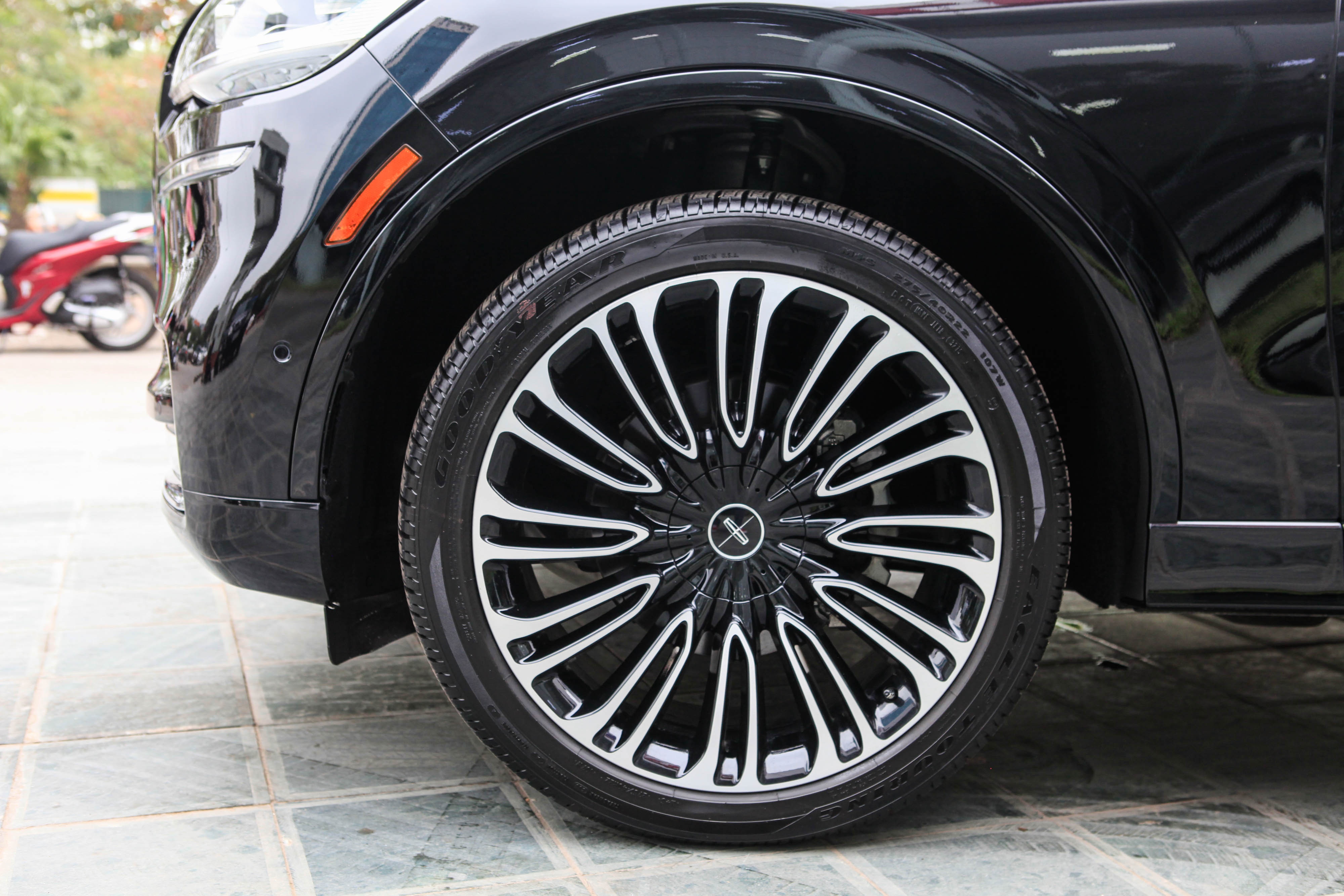 Chi tiết Lincoln Aviator Black Label - SUV 7 chỗ giá hơn 6 tỷ đồng ảnh 10 Chi tiet Lincoln Aviator Black Label - SUV 7 cho gia hon 6 ty dong anh 10