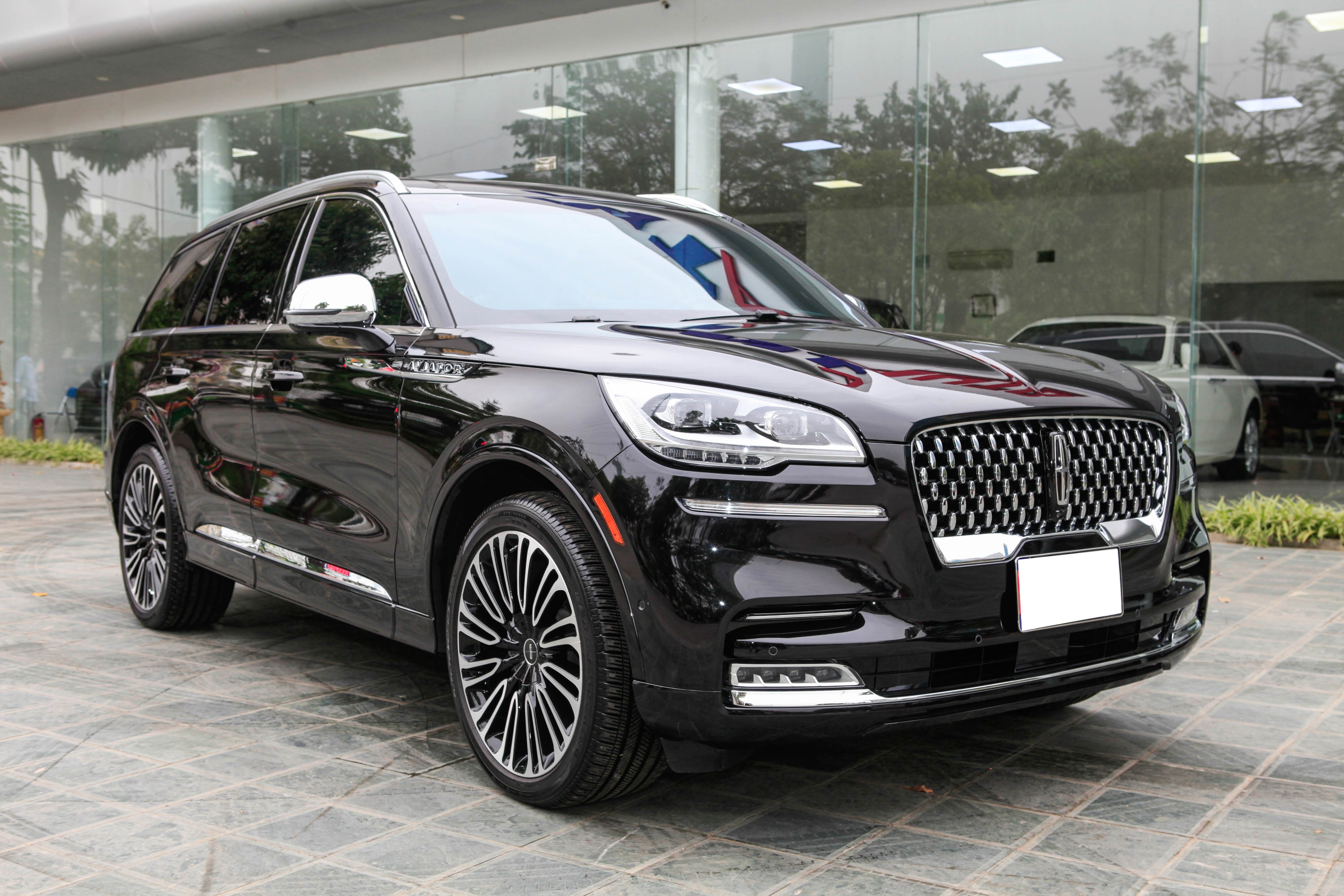 Chi tiết Lincoln Aviator Black Label - SUV 7 chỗ giá hơn 6 tỷ đồng ảnh 1 Chi tiet Lincoln Aviator Black Label - SUV 7 cho gia hon 6 ty dong anh 1