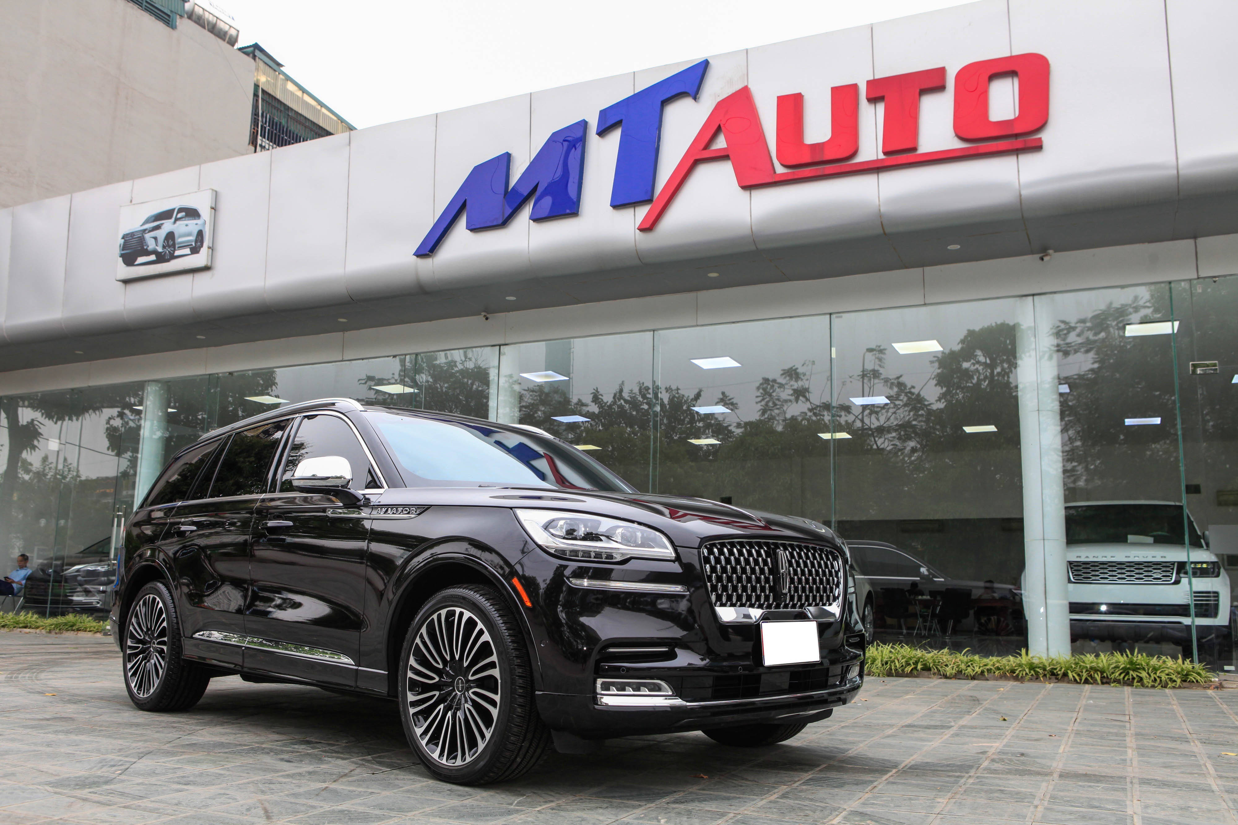 Chi tiết Lincoln Aviator Black Label - SUV 7 chỗ giá hơn 6 tỷ đồng ảnh 25 Chi tiet Lincoln Aviator Black Label - SUV 7 cho gia hon 6 ty dong anh 25