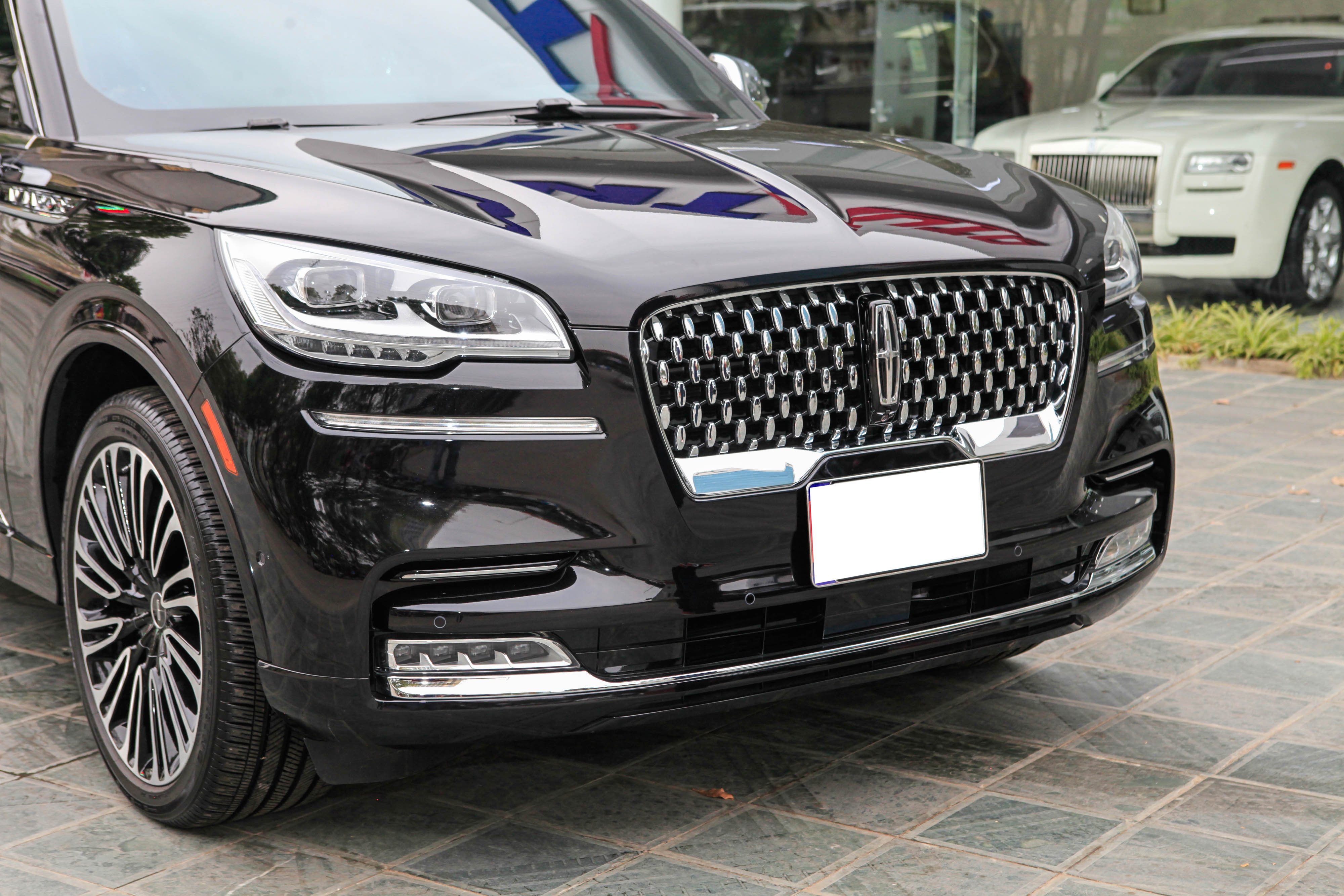 Chi tiết Lincoln Aviator Black Label - SUV 7 chỗ giá hơn 6 tỷ đồng ảnh 7 Chi tiet Lincoln Aviator Black Label - SUV 7 cho gia hon 6 ty dong anh 7