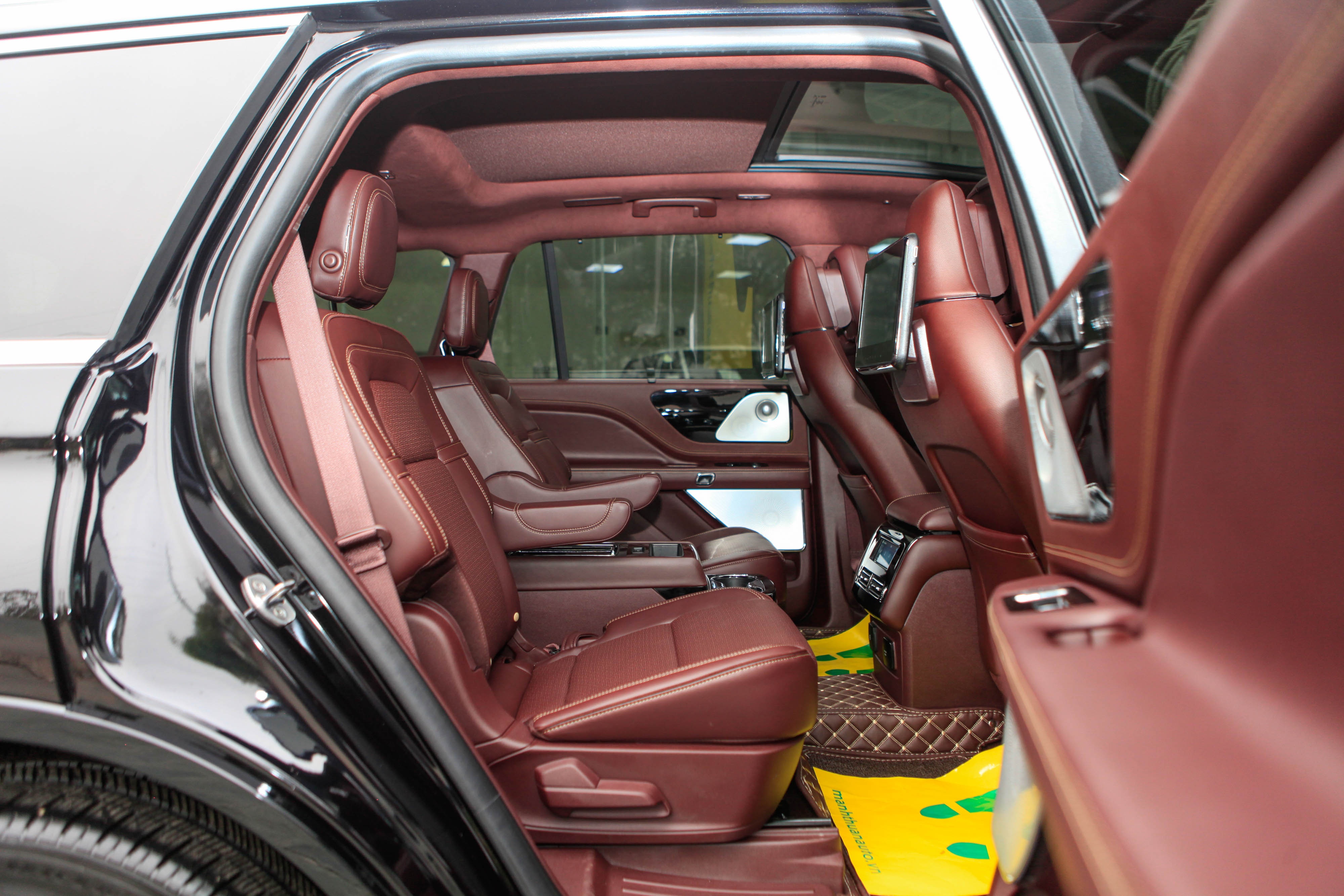 Chi tiết Lincoln Aviator Black Label - SUV 7 chỗ giá hơn 6 tỷ đồng ảnh 20 Chi tiet Lincoln Aviator Black Label - SUV 7 cho gia hon 6 ty dong anh 20
