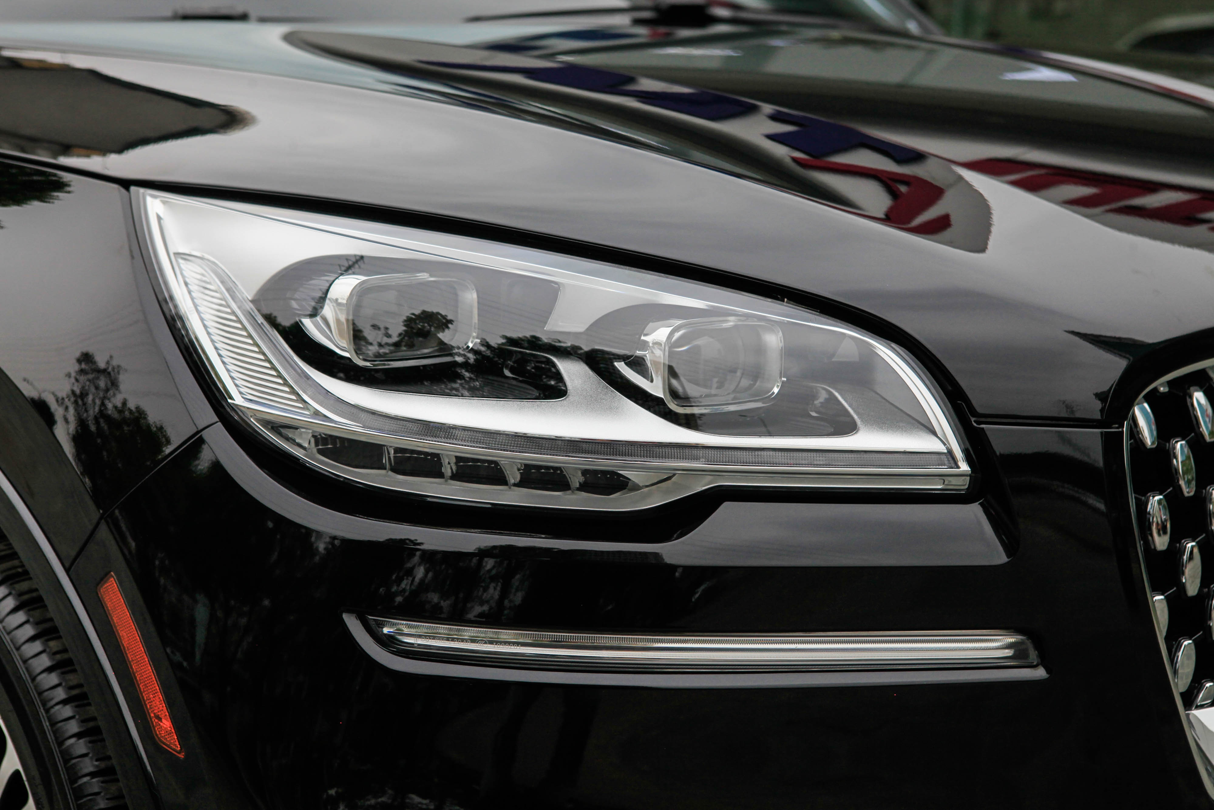 Chi tiết Lincoln Aviator Black Label - SUV 7 chỗ giá hơn 6 tỷ đồng ảnh 8 Chi tiet Lincoln Aviator Black Label - SUV 7 cho gia hon 6 ty dong anh 8