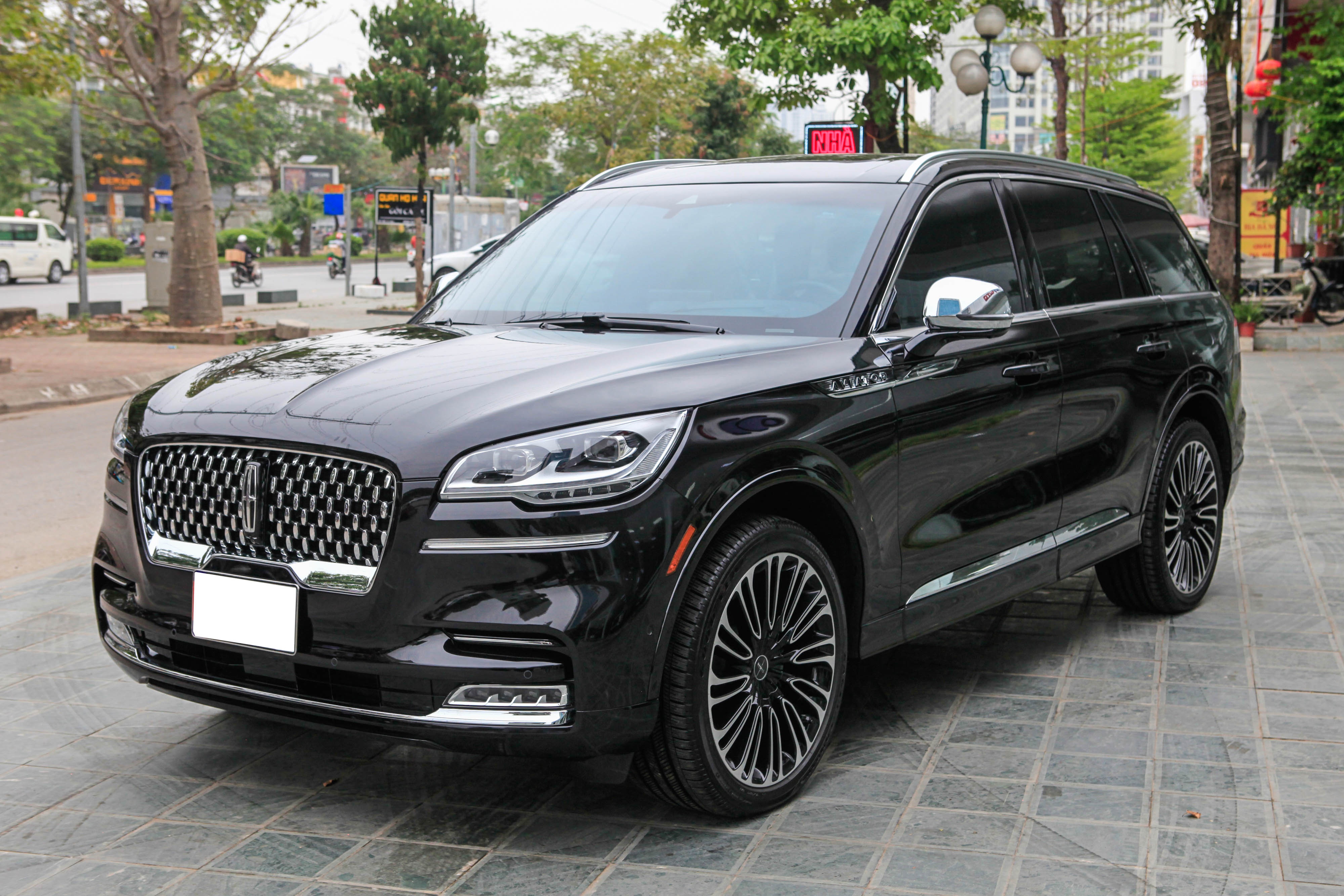 Chi tiết Lincoln Aviator Black Label - SUV 7 chỗ giá hơn 6 tỷ đồng ảnh 2 Chi tiet Lincoln Aviator Black Label - SUV 7 cho gia hon 6 ty dong anh 2
