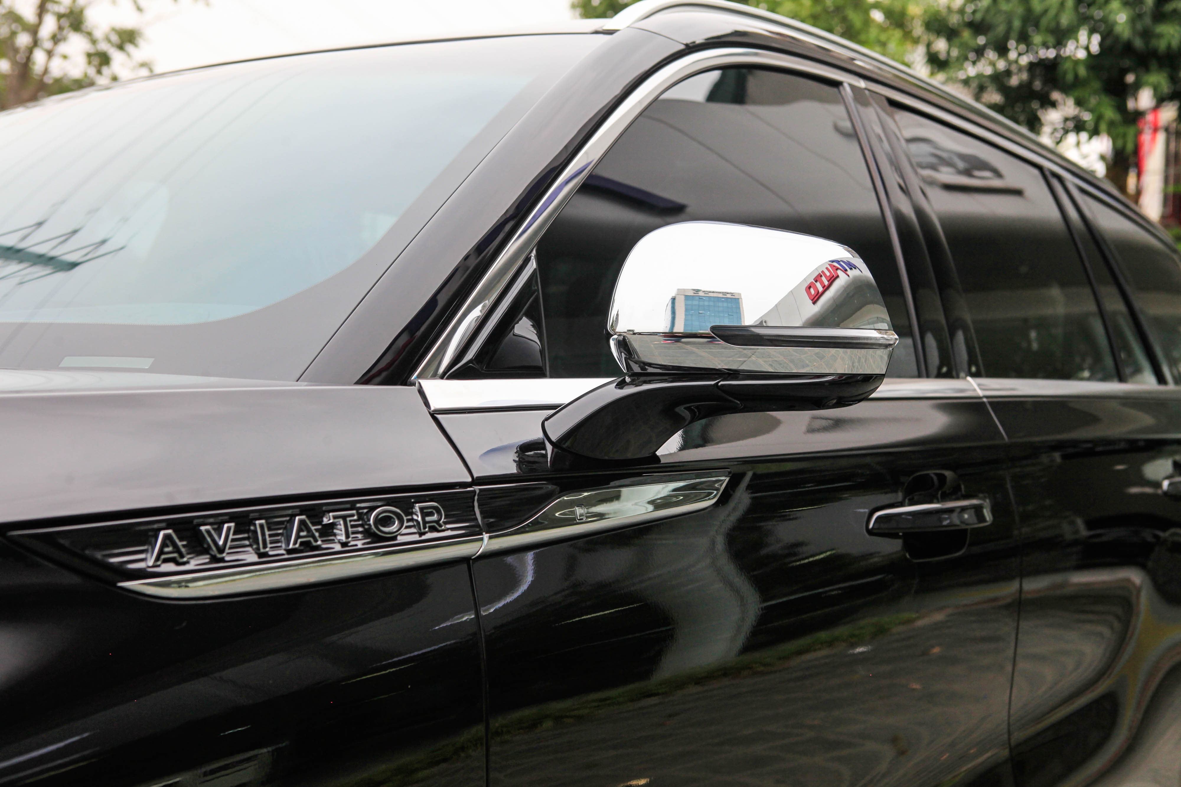 Chi tiết Lincoln Aviator Black Label - SUV 7 chỗ giá hơn 6 tỷ đồng ảnh 11 Chi tiet Lincoln Aviator Black Label - SUV 7 cho gia hon 6 ty dong anh 11