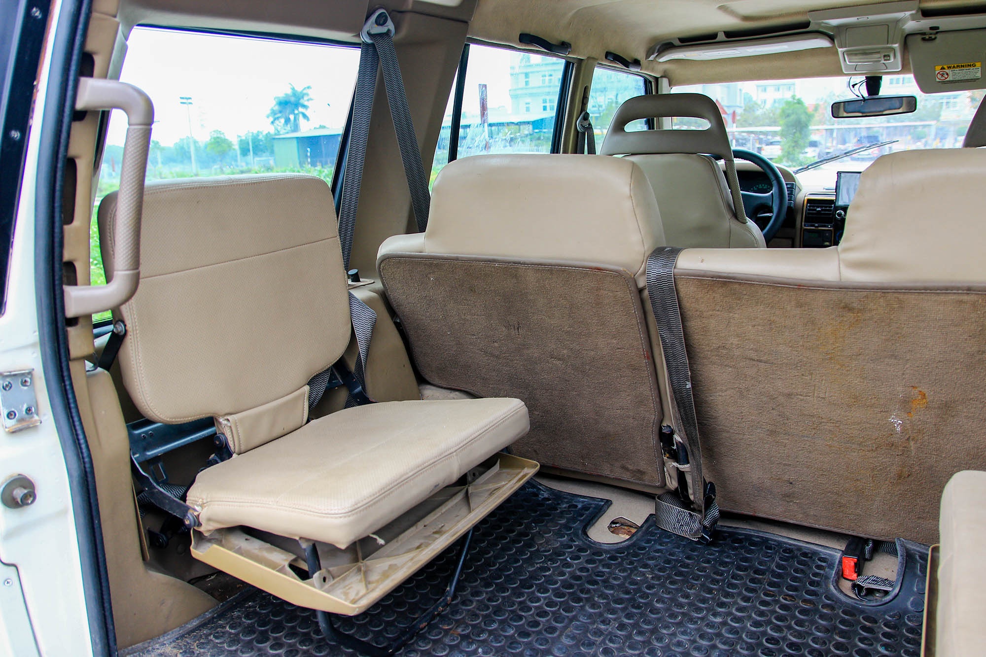 Chi tiết Land Rover Discovery 1996 - SUV 'hàng hiếm' tại Việt Nam ảnh 8 Chi tiet Land Rover Discovery 1996 - SUV 'hang hiem' tai Viet Nam anh 8