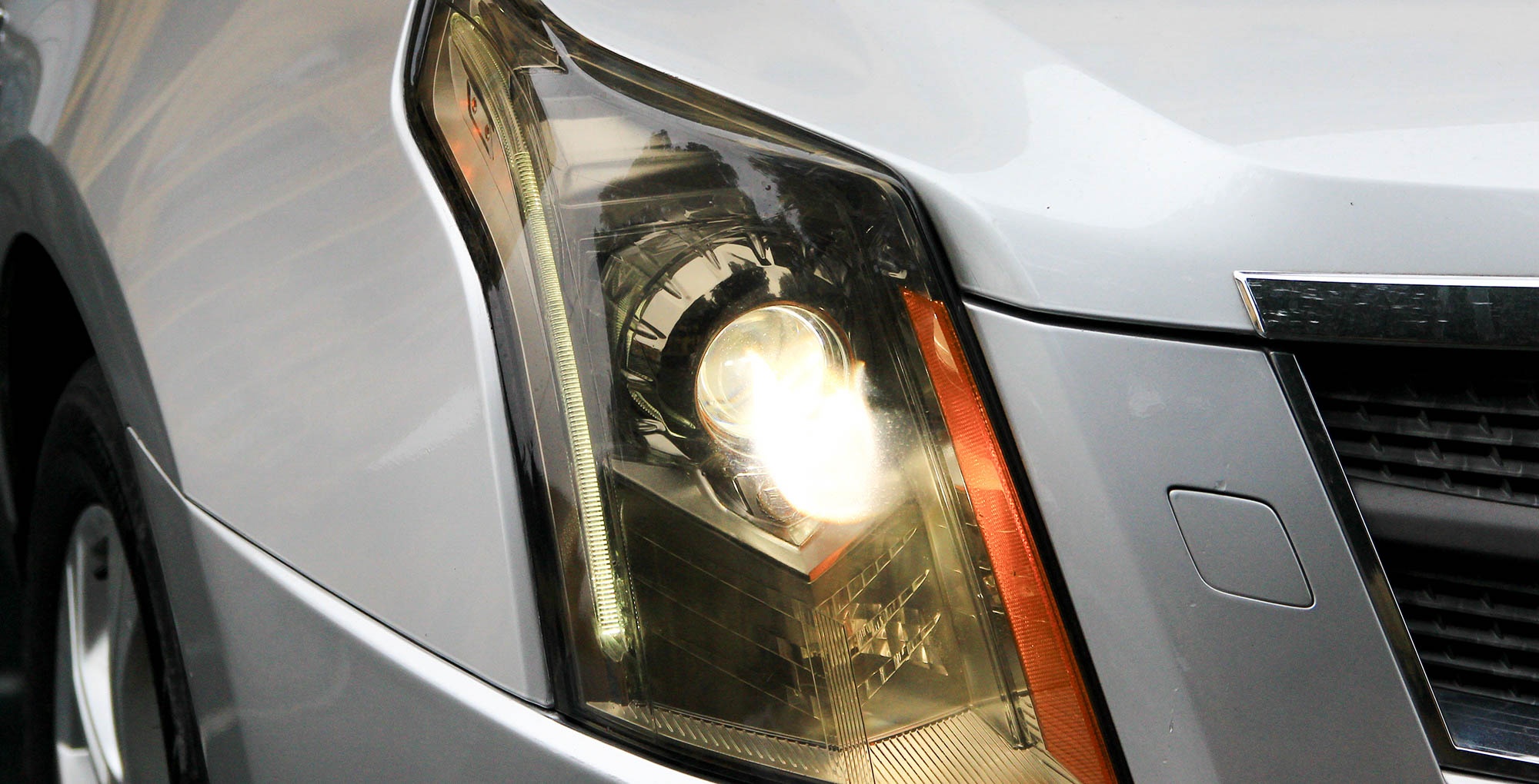Cadillac SRX 2010 - SUV hạng sang giá dưới 1 tỷ đồng ảnh 5 Cadillac SRX 2010 - SUV hang sang gia duoi 1 ty dong anh 5