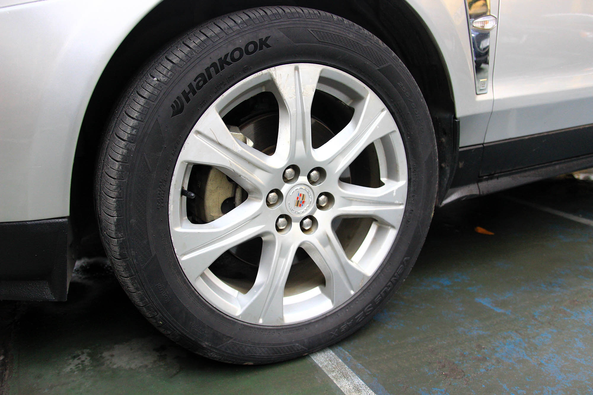 Cadillac SRX 2010 - SUV hạng sang giá dưới 1 tỷ đồng ảnh 4 Cadillac SRX 2010 - SUV hang sang gia duoi 1 ty dong anh 4