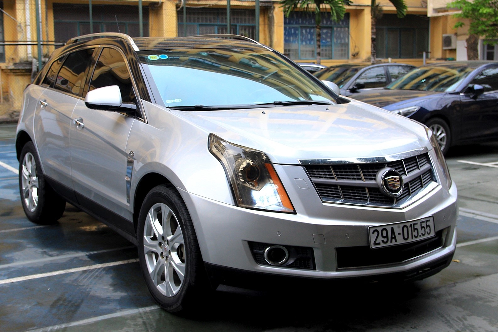 Cadillac SRX 2010 - SUV hang sang gia duoi 1 ty dong tai Viet Nam hinh anh