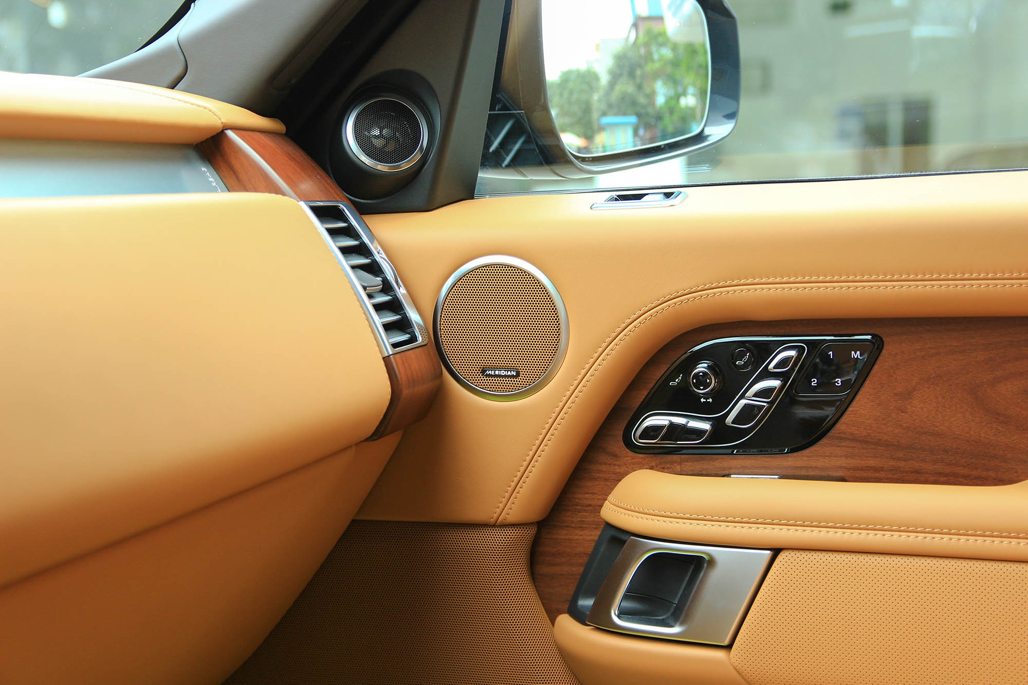 Chi tiết Range Rover SVAutobiography LWB 2021 tại Việt Nam ảnh 9 Chi tiet Range Rover SVAutobiography LWB 2021 tai Viet Nam anh 9