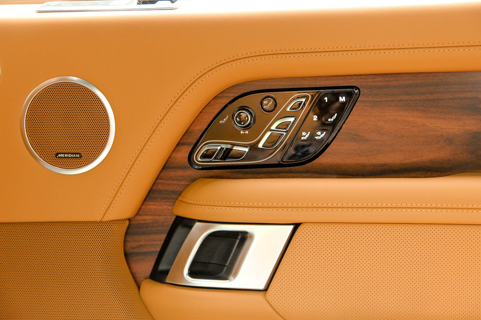 Chi tiết Range Rover SVAutobiography LWB 2021 tại Việt Nam ảnh 10 Chi tiet Range Rover SVAutobiography LWB 2021 tai Viet Nam anh 10