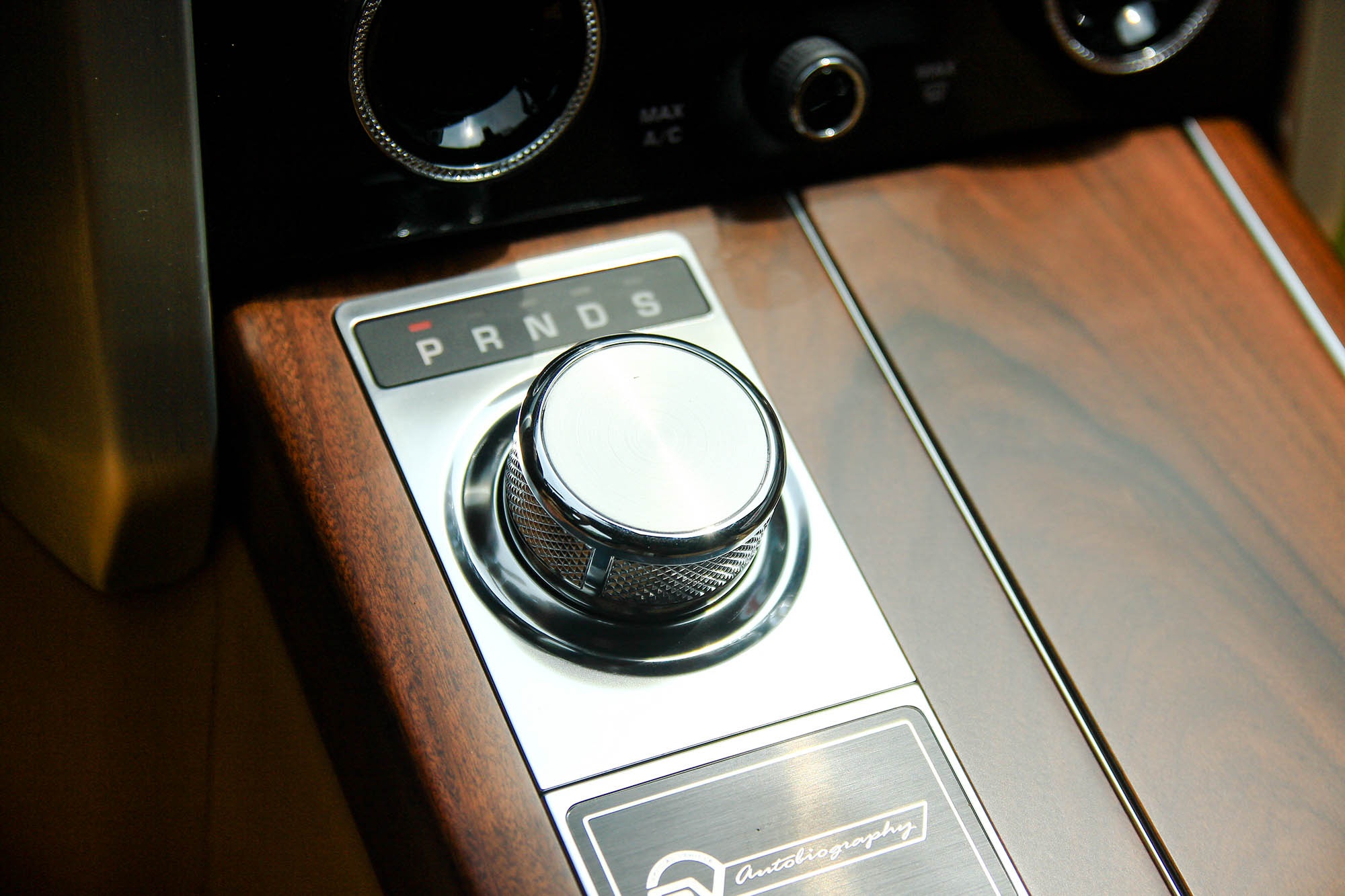 Chi tiết Range Rover SVAutobiography LWB 2021 tại Việt Nam ảnh 11 Chi tiet Range Rover SVAutobiography LWB 2021 tai Viet Nam anh 11