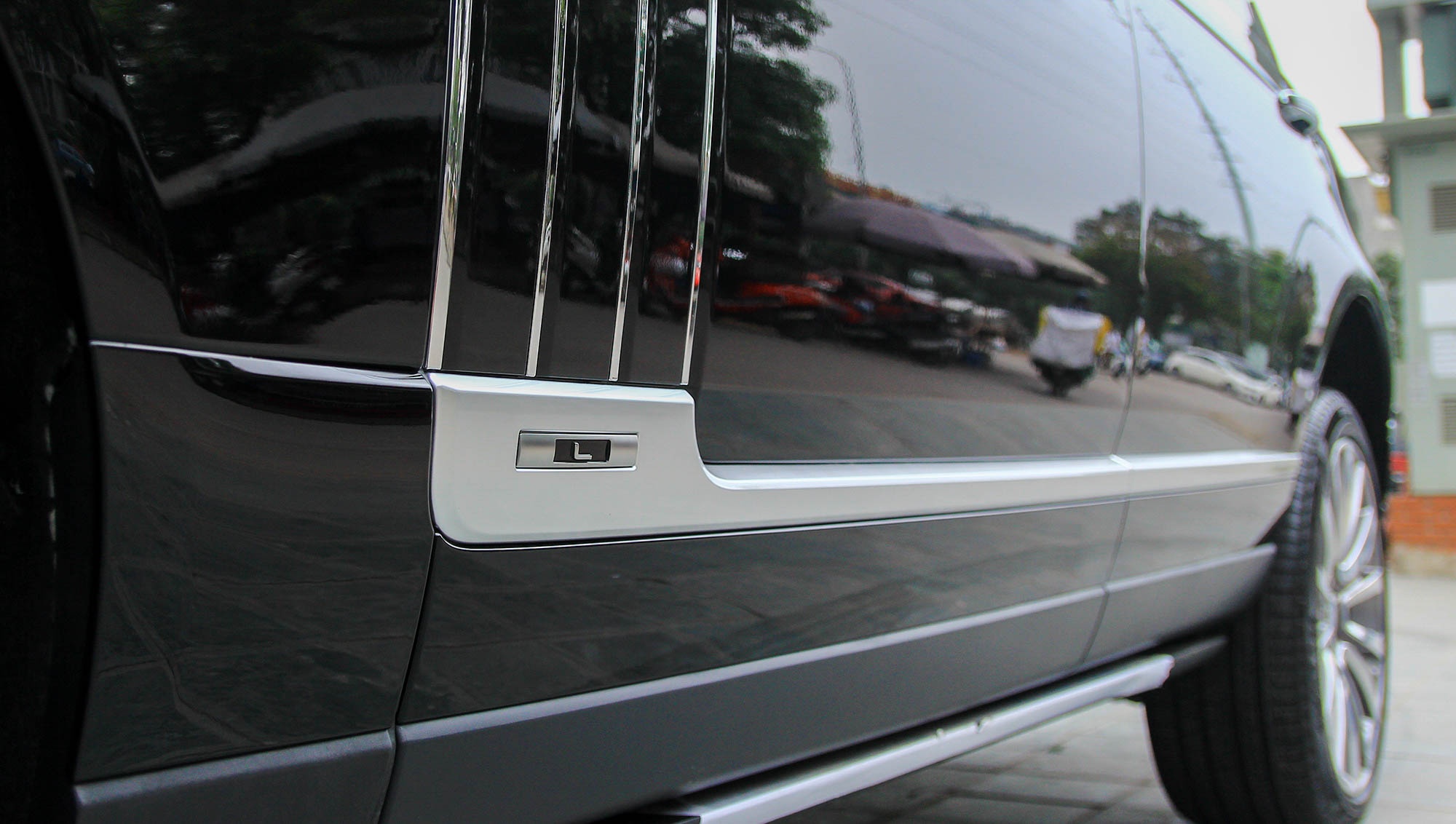 Chi tiết Range Rover SVAutobiography LWB 2021 tại Việt Nam ảnh 3 Chi tiet Range Rover SVAutobiography LWB 2021 tai Viet Nam anh 3