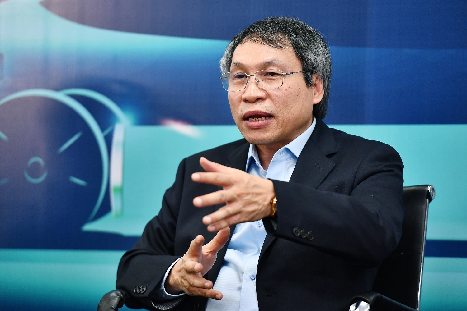 Can chinh sach va lo trinh phat trien cu the cho oto dien anh 4