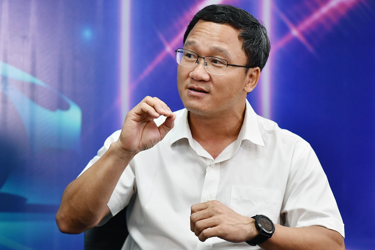 Can chinh sach va lo trinh phat trien cu the cho oto dien anh 2