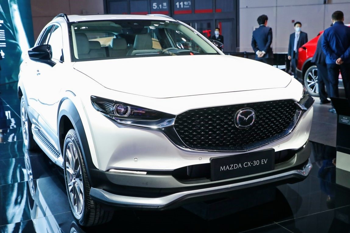 Oto dien Mazda CX-30 duoc ra mat tai Trung Quoc hinh anh