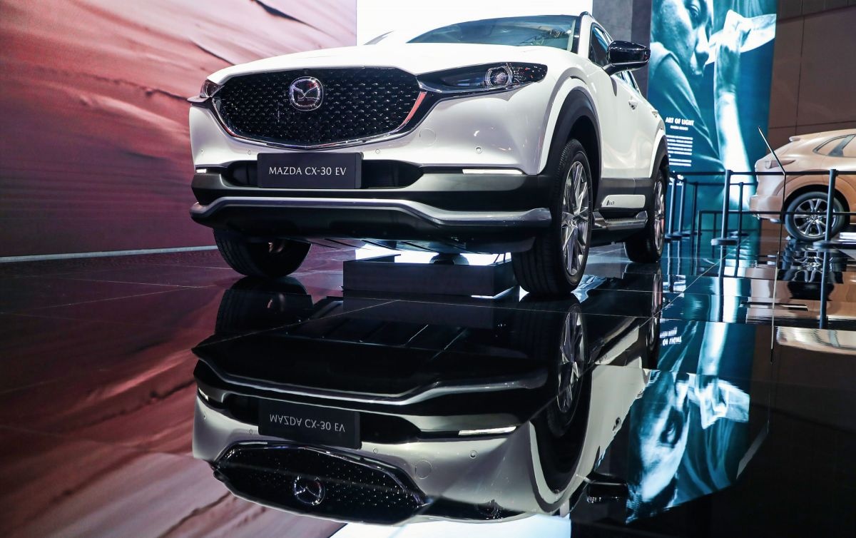 Mazda CX-30 phiên bản chạy điện được ra mắt tại Trung Quốc ảnh 2 Mazda CX-30 phien ban chay dien duoc ra mat tai Trung Quoc anh 2