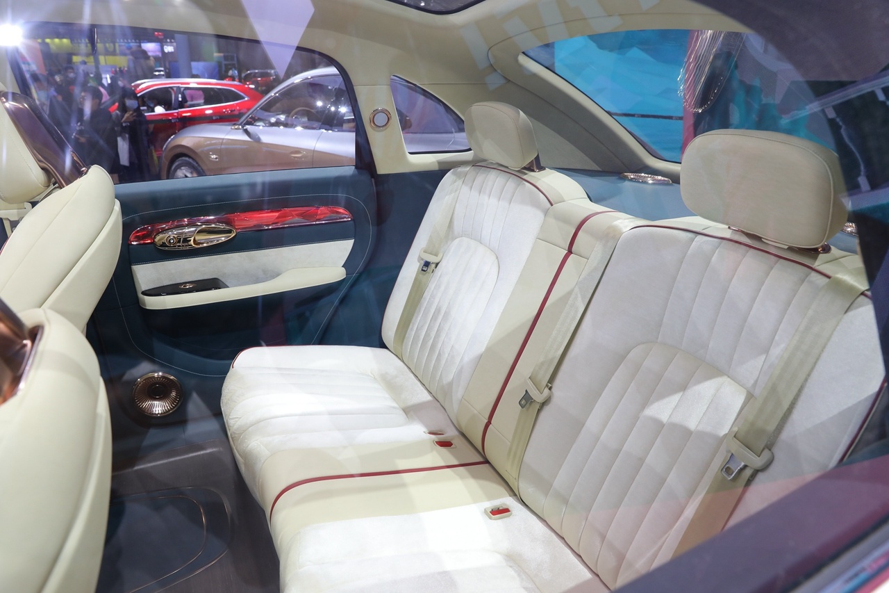 Ora Punk Cat - ôtô điện Trung Quốc nhái xe 'con bọ' ảnh 6 Ora Punk Cat - oto dien Trung Quoc nhai xe 'con bo' anh 6