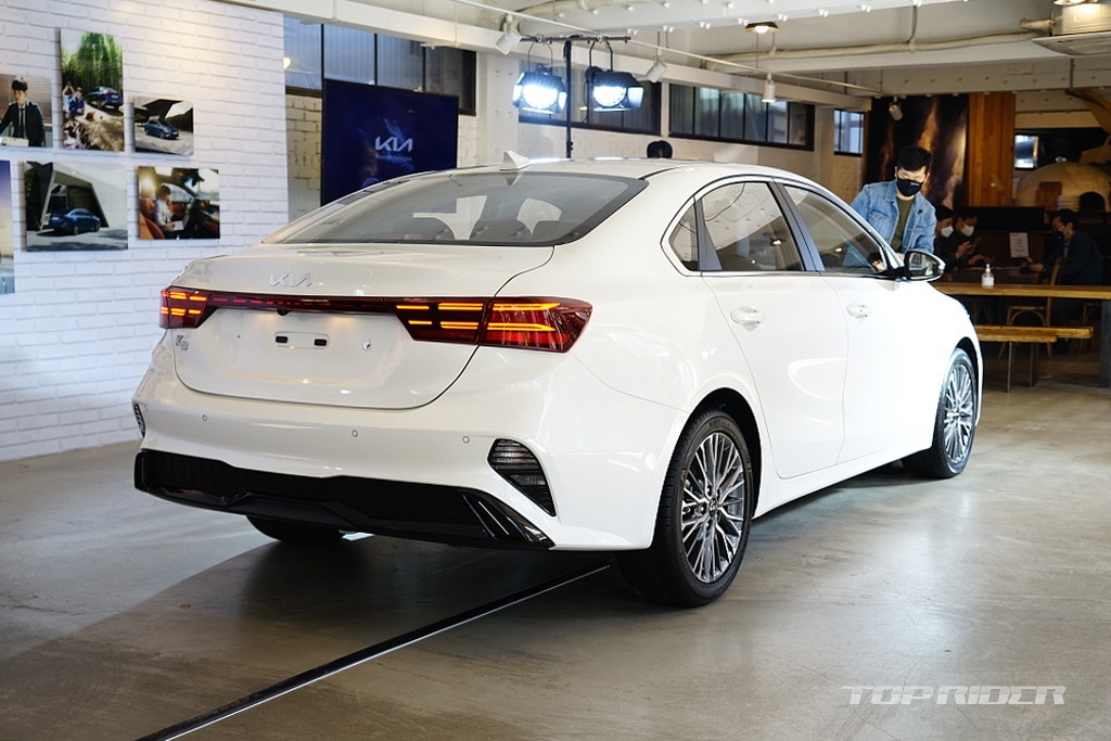 Ảnh thực tế Kia Cerato 2021 ảnh 7 Anh thuc te Kia Cerato 2021 anh 7