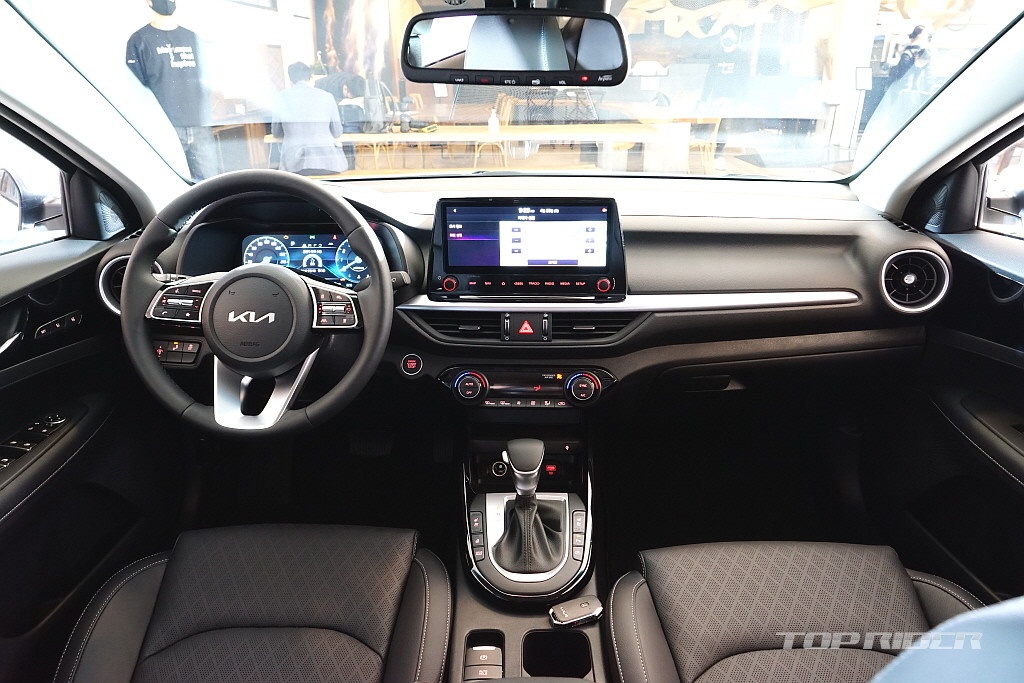 Ảnh thực tế Kia Cerato 2021 ảnh 12 Anh thuc te Kia Cerato 2021 anh 12