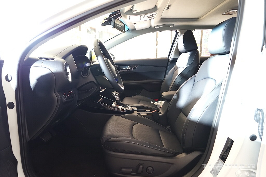 Ảnh thực tế Kia Cerato 2021 ảnh 19 Anh thuc te Kia Cerato 2021 anh 19