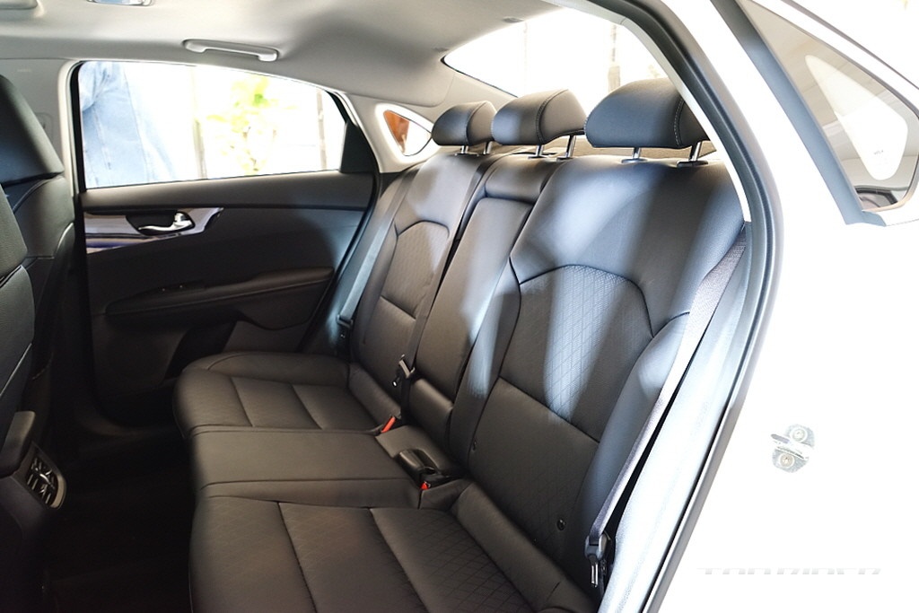 Ảnh thực tế Kia Cerato 2021 ảnh 20 Anh thuc te Kia Cerato 2021 anh 20