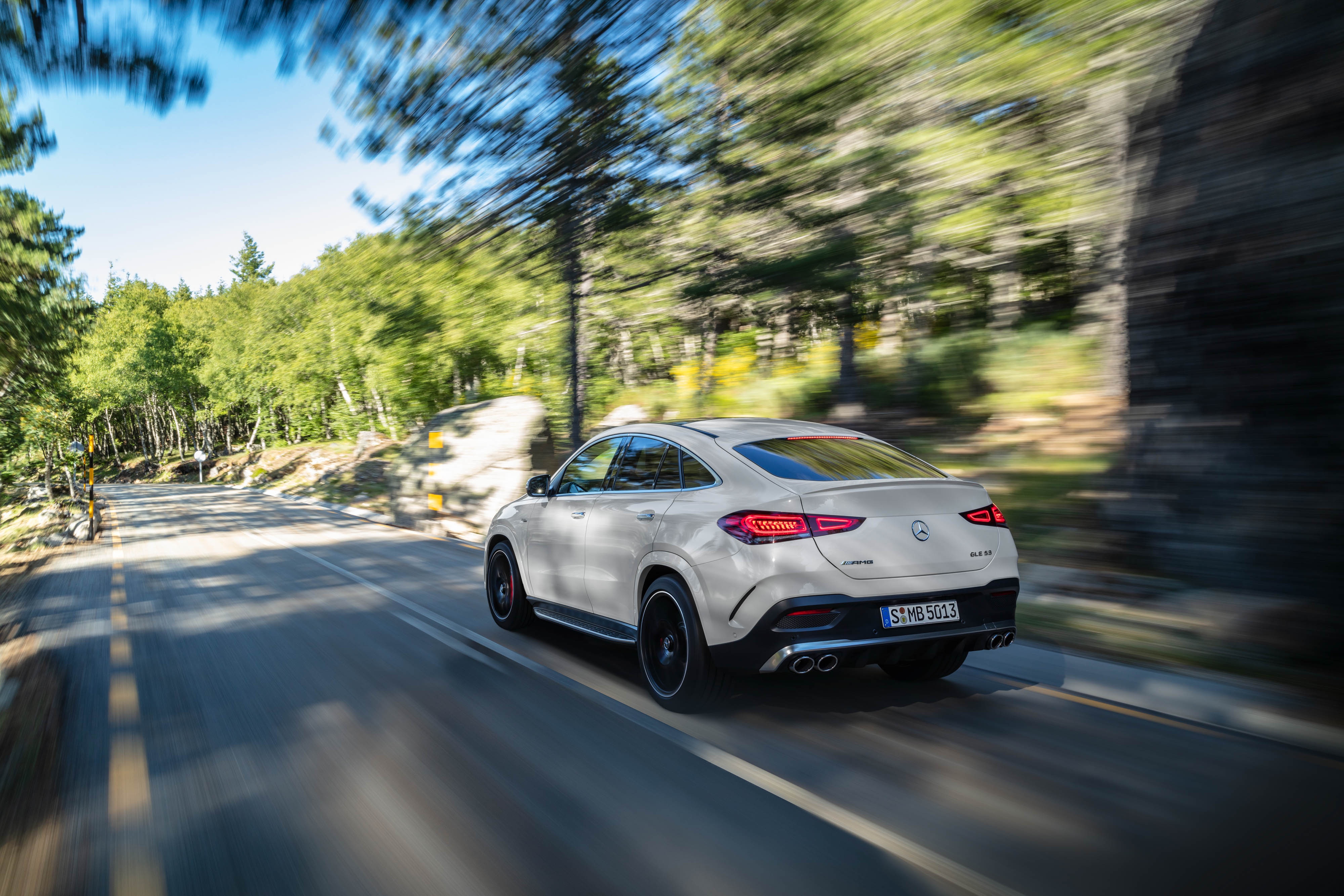 Mercedes-AMG GLE 53 4Matic+ Coupe ra mắt tại Việt Nam ảnh 6 Mercedes-AMG GLE 53 4Matic+ Coupe ra mat tai Viet Nam anh 6