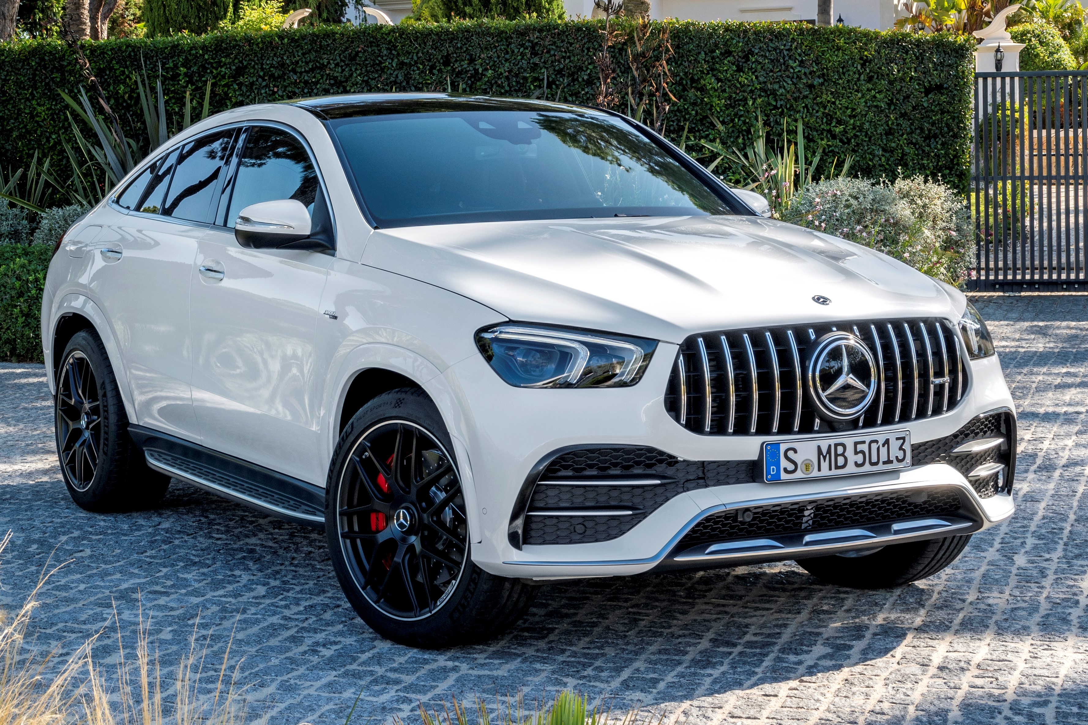 Phien ban Mercedes GLE dat nhat Viet Nam ra mat - gia cao hon GLS 450 hinh anh