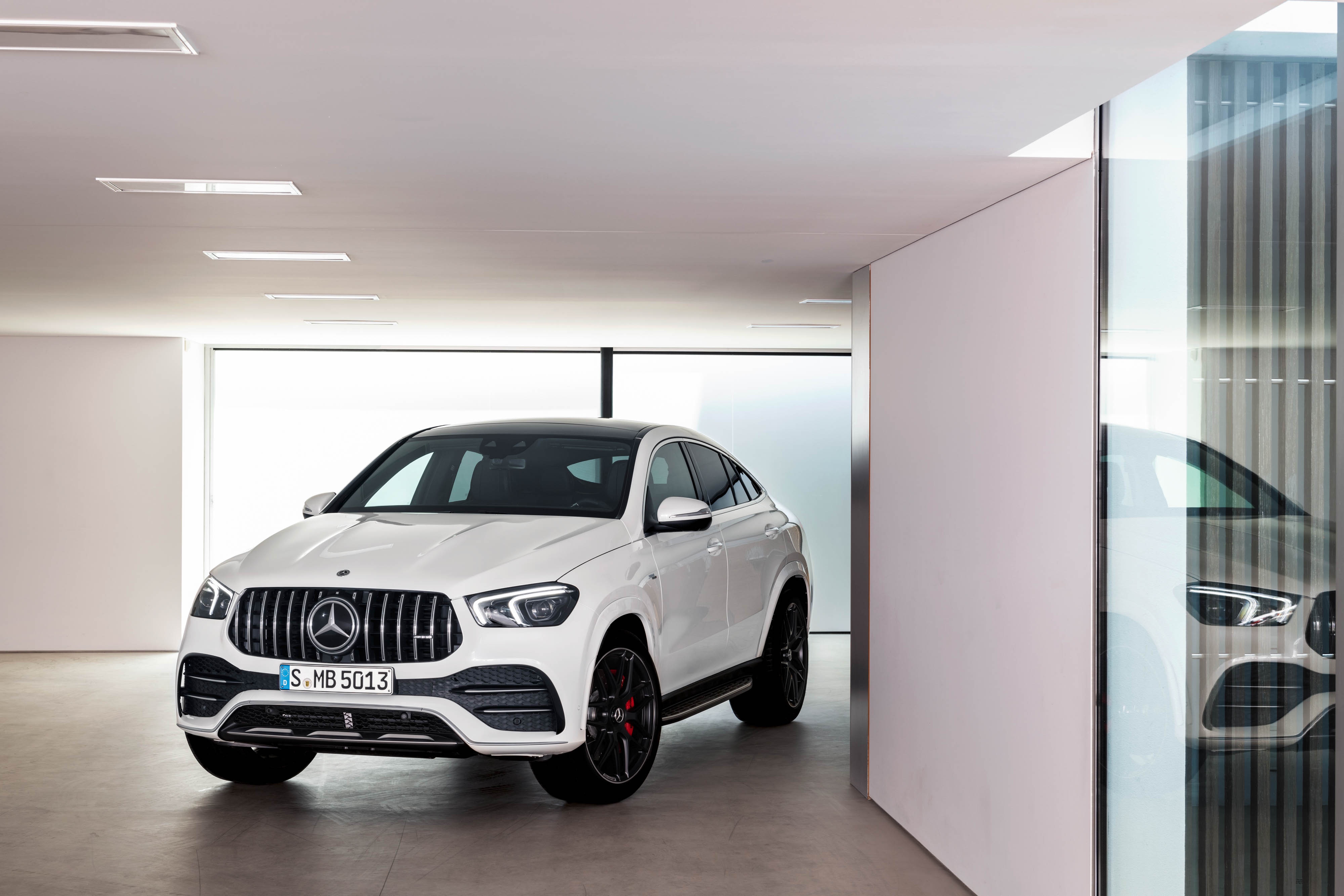 Mercedes-AMG GLE 53 4Matic+ Coupe ra mắt tại Việt Nam ảnh 7 Mercedes-AMG GLE 53 4Matic+ Coupe ra mat tai Viet Nam anh 7