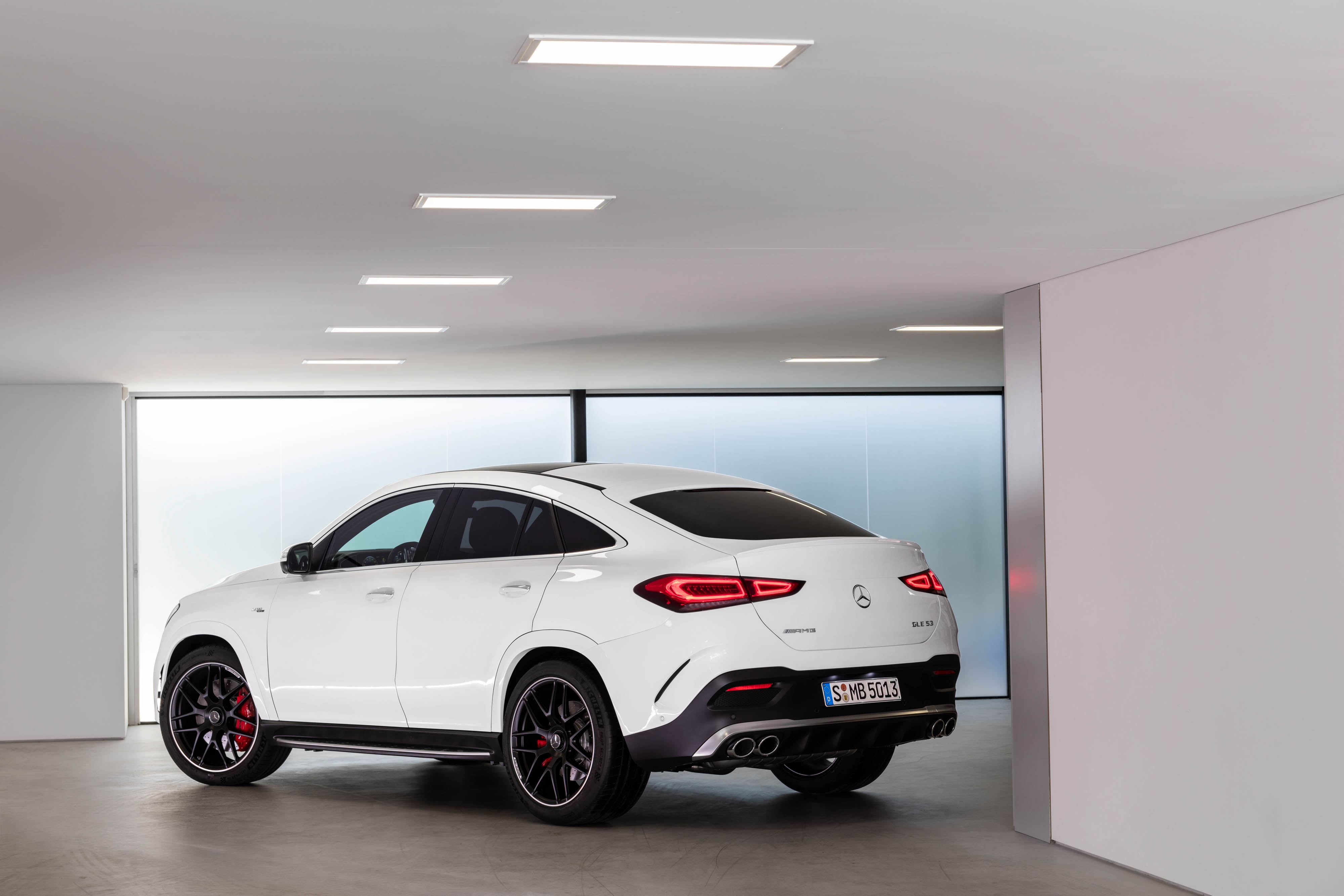 Mercedes-AMG GLE 53 4Matic+ Coupe ra mắt tại Việt Nam ảnh 9 Mercedes-AMG GLE 53 4Matic+ Coupe ra mat tai Viet Nam anh 9