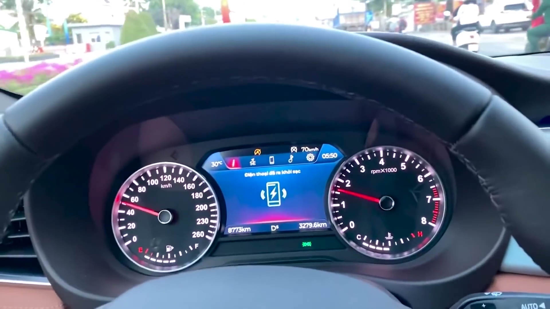 xe VinFast Lux A2.0 bi to gap nhieu loi anh 2