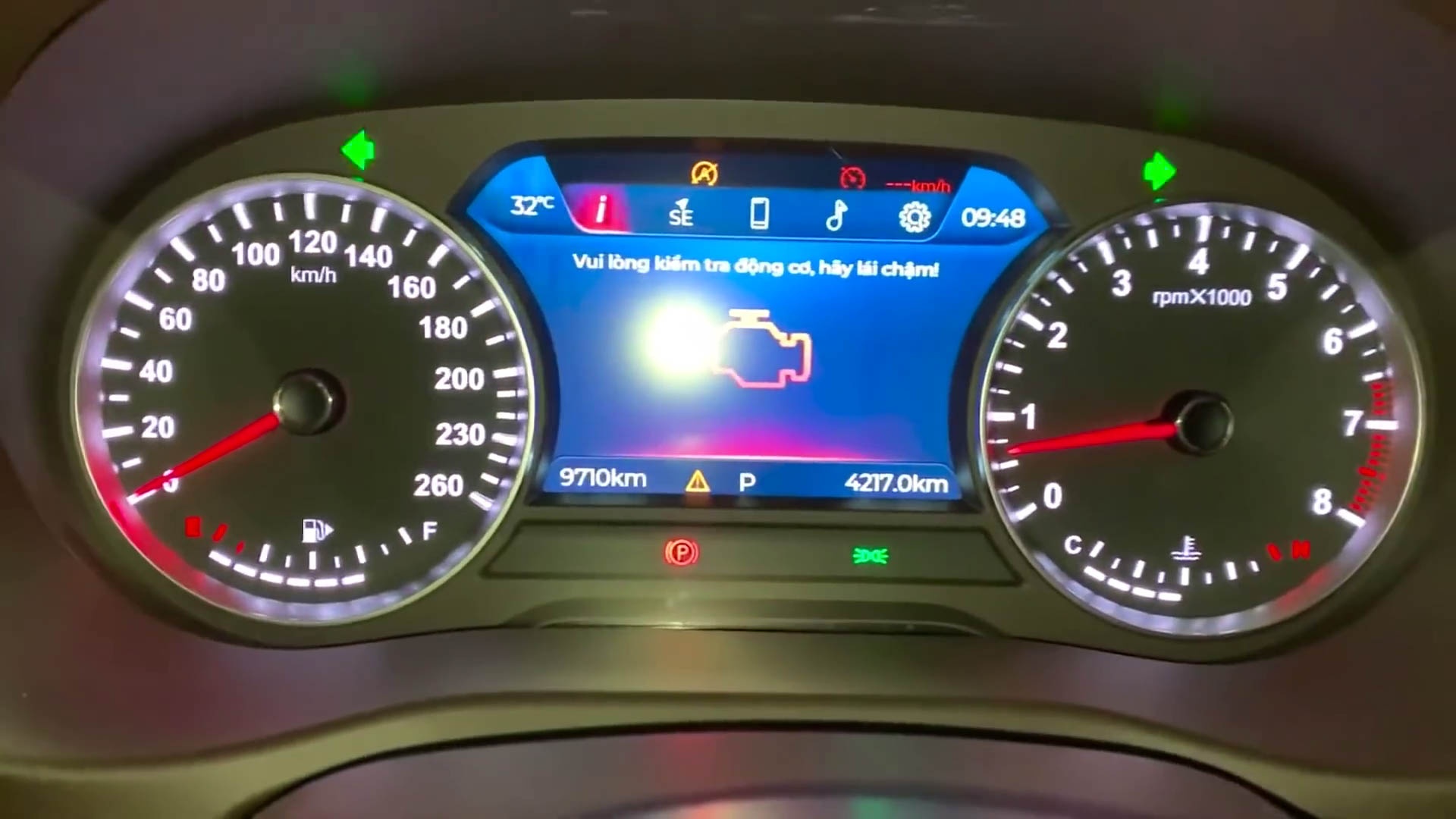 xe VinFast Lux A2.0 bi to gap nhieu loi anh 4